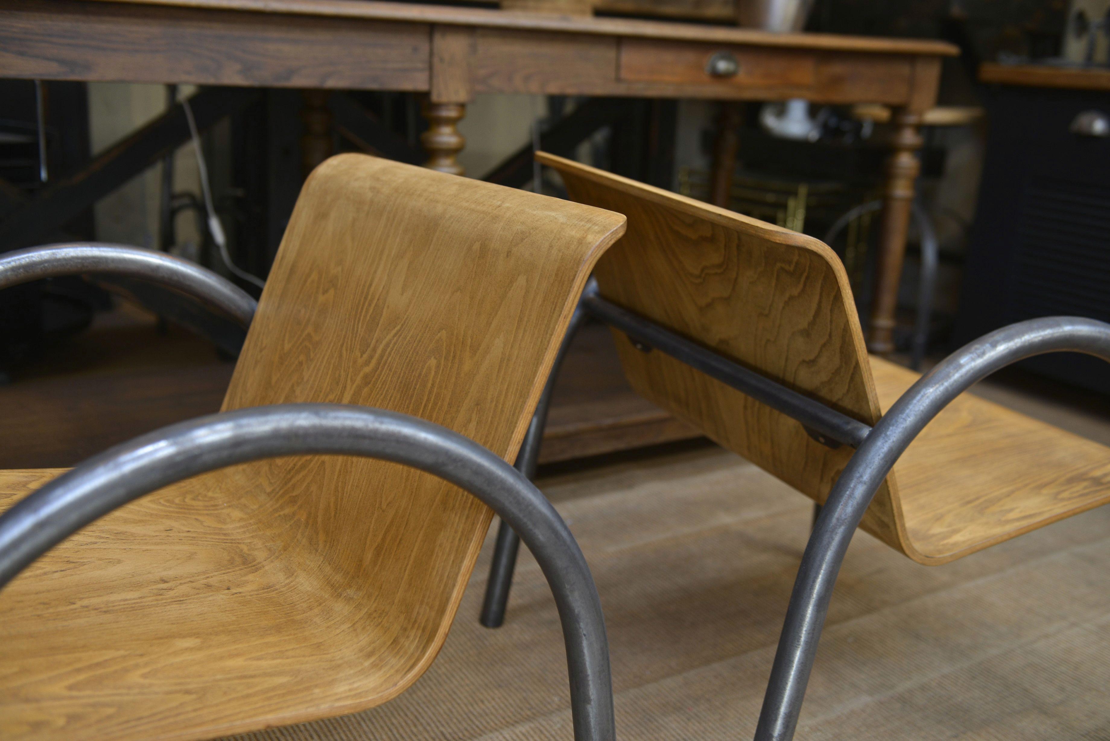 Milieu du XXe siècle Paire de Fauteuils Design/One métal et bois 1950 en vente