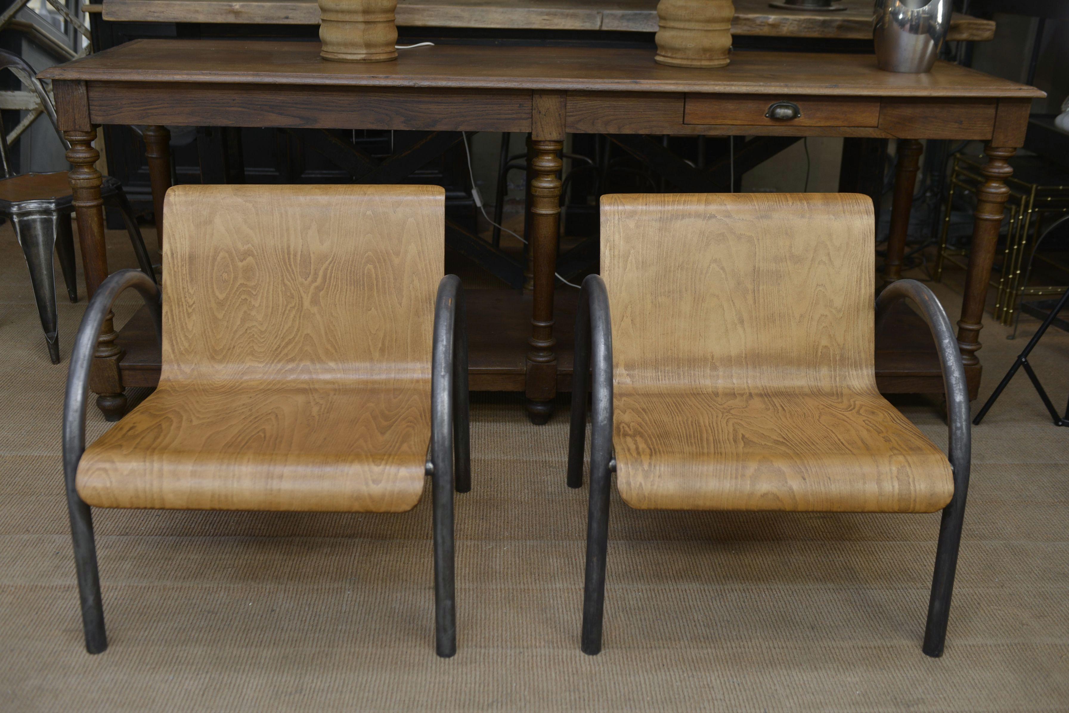 Français Paire de Fauteuils Design/One métal et bois 1950 en vente