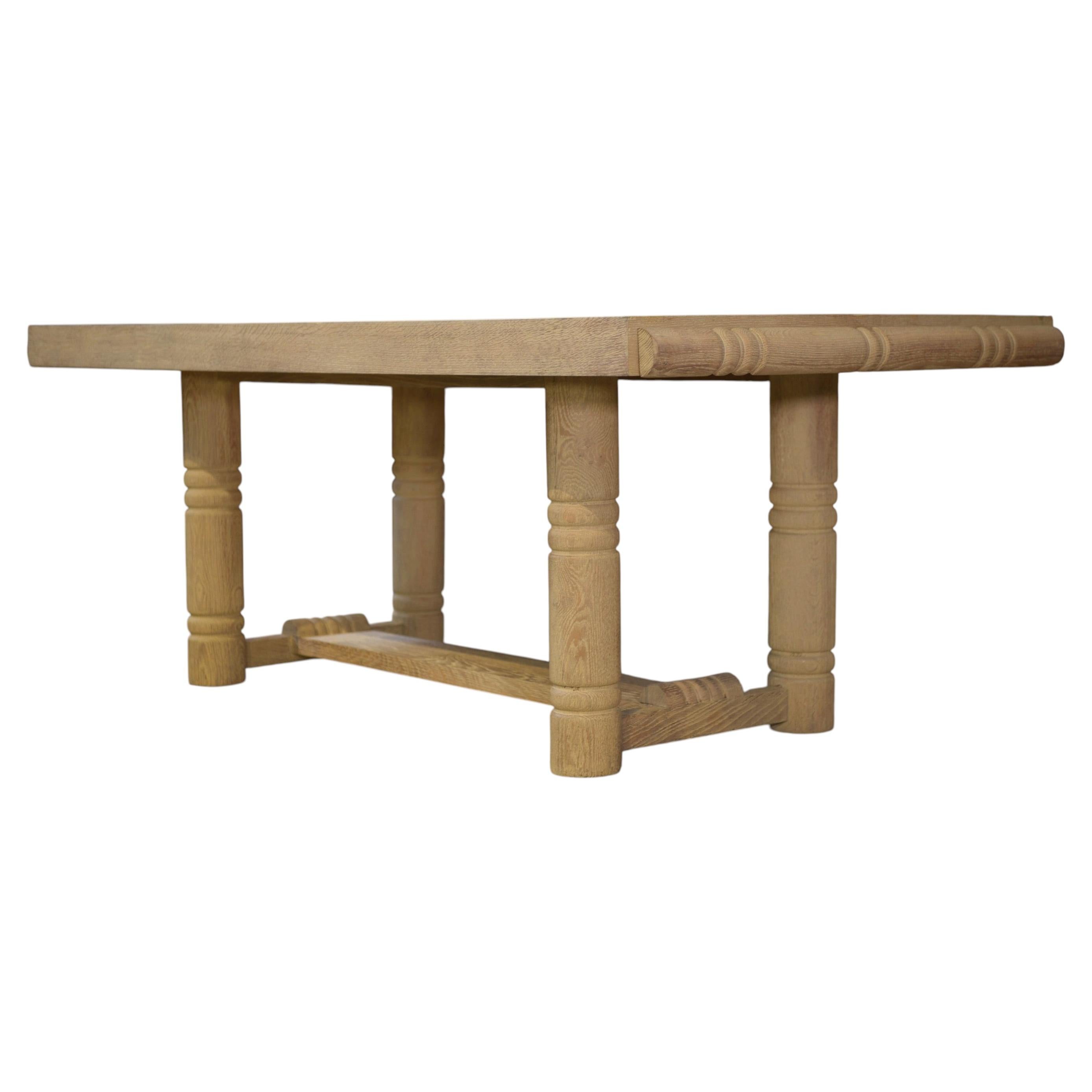 Mesa Art Déco de roble ceruso al estilo de Jean-Charles Moreux, de los años 40 en venta