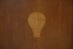 Bibliothèque-étagère en acajou travail anglais vers 1900 famille Montgolfier