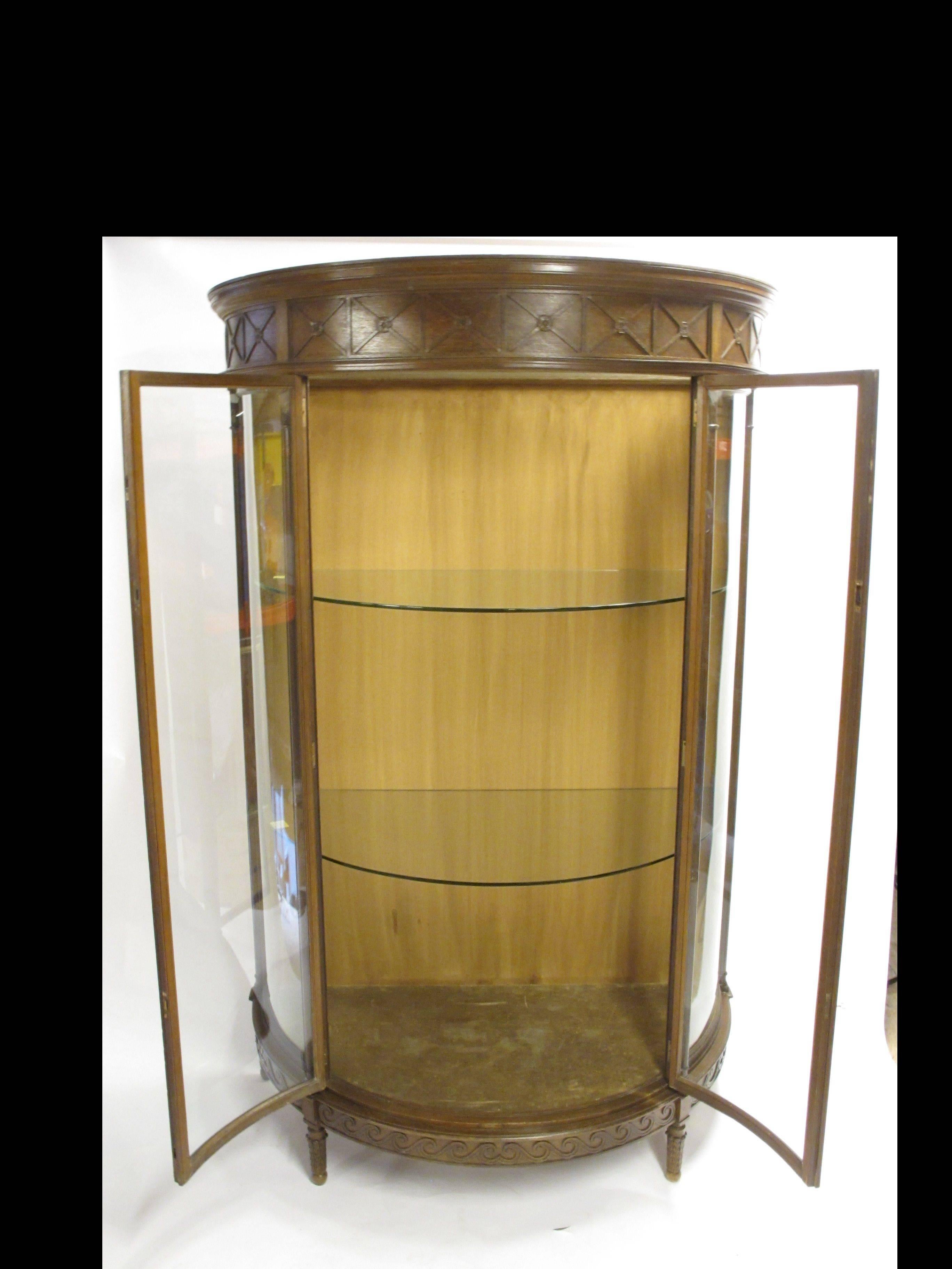 English Pair of Oak Bowfront Display Cabinets, England, circa 1930 For Sale