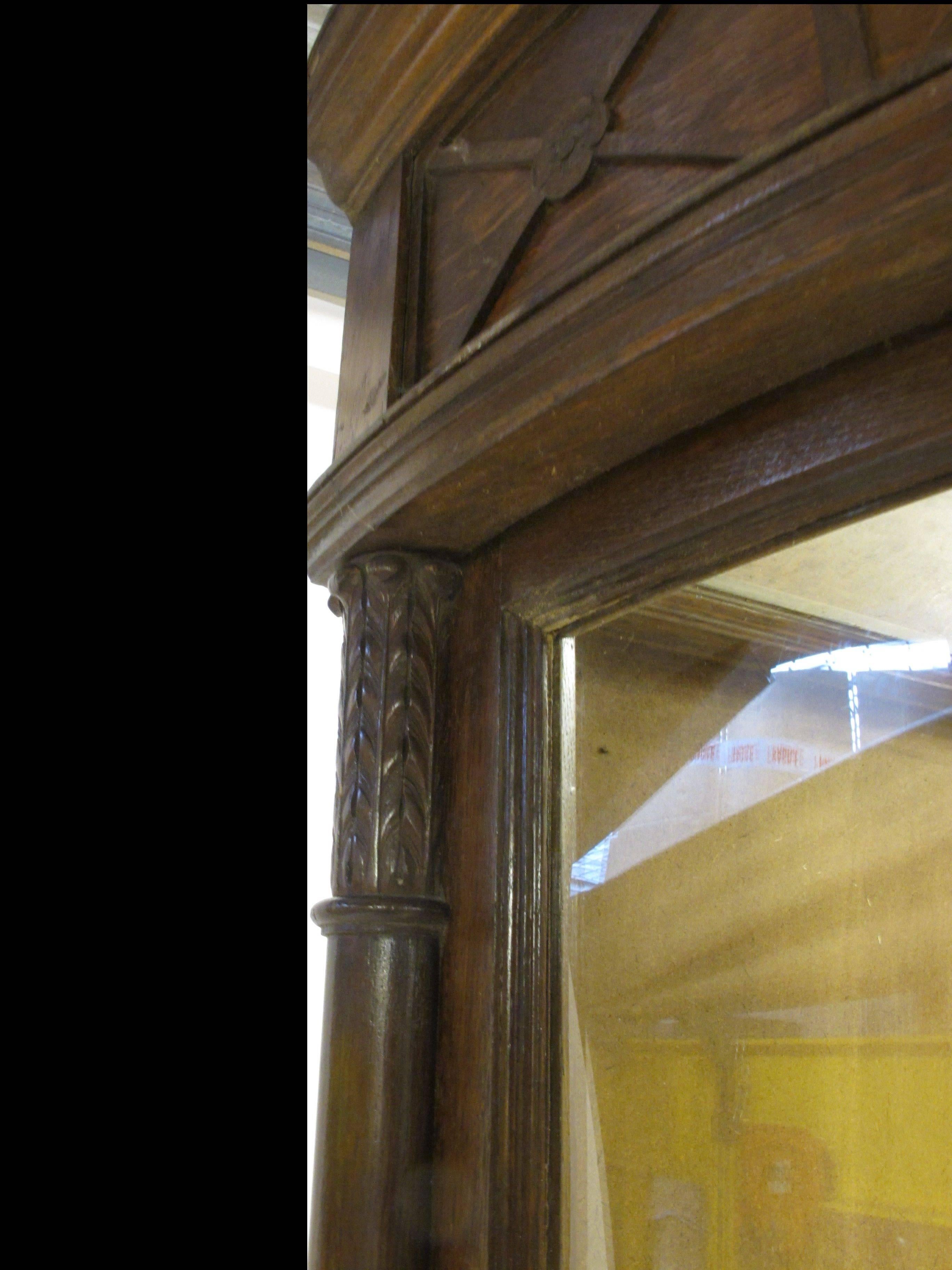 Pair of Oak Bowfront Display Cabinets, England, circa 1930 For Sale 1