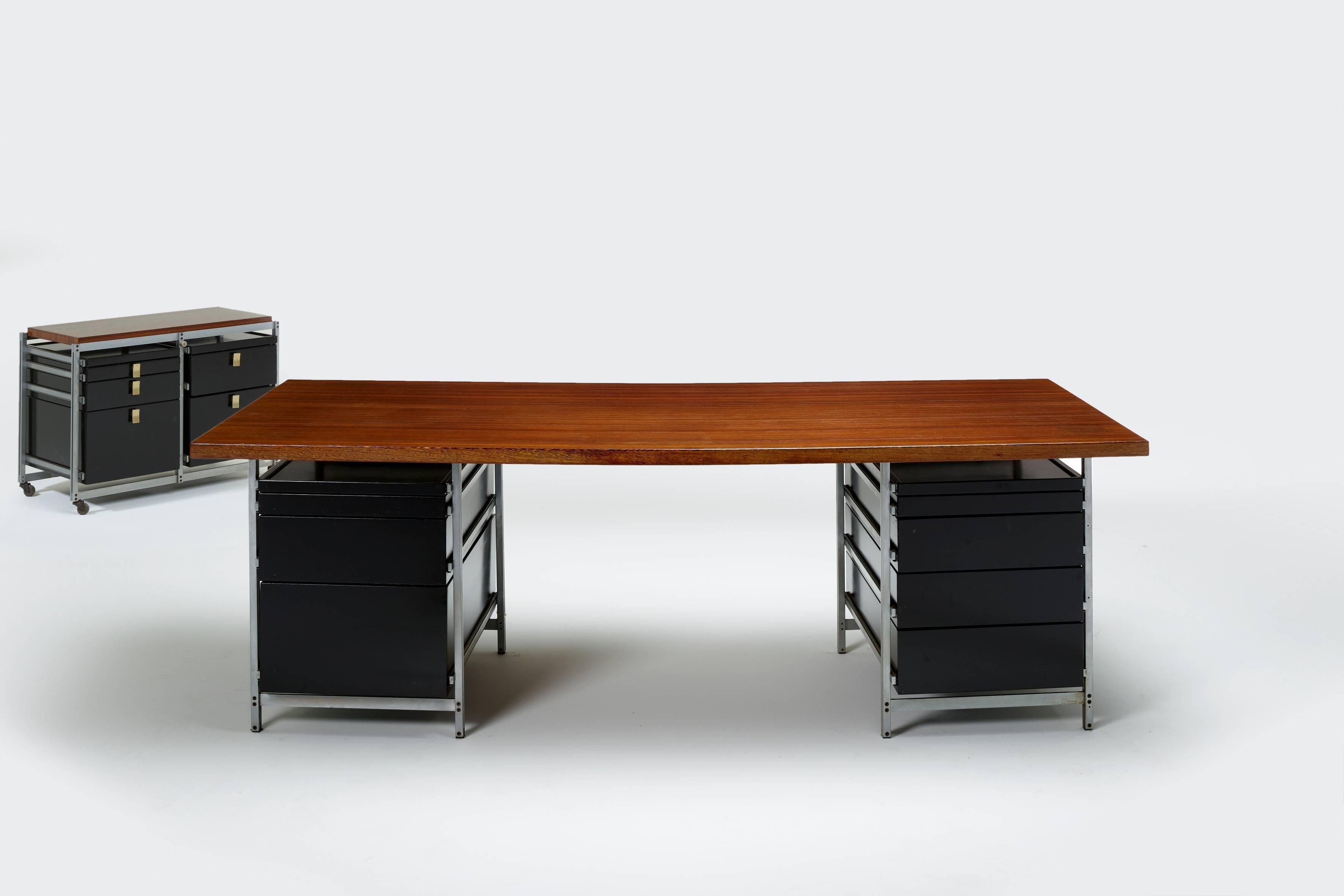 Important Jules Wabbes Boomerang Desk and Cabinet In Excellent Condition For Sale In Antwerp, BE