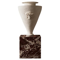 Vase « Méduse » : vase en plâtre italien de l'artiste George Lamiè