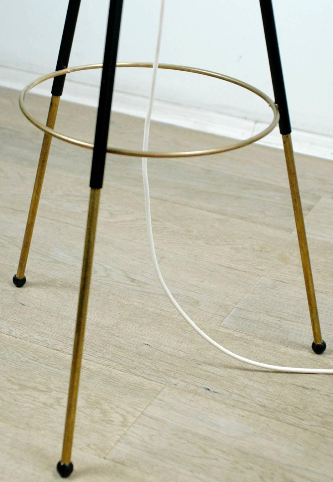 Italian Midcentury Iron, Brass and Yellow Glass Tripod Floorlamp by Stilnovo In Good Condition In Vienna, AT