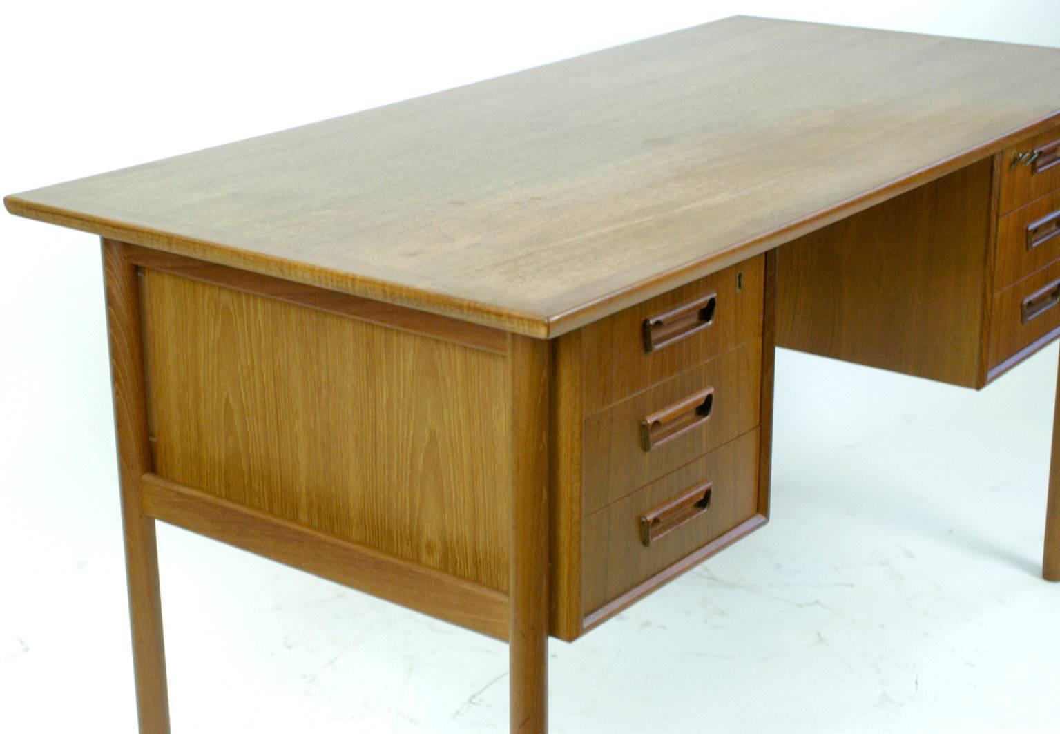 tibergaard desk