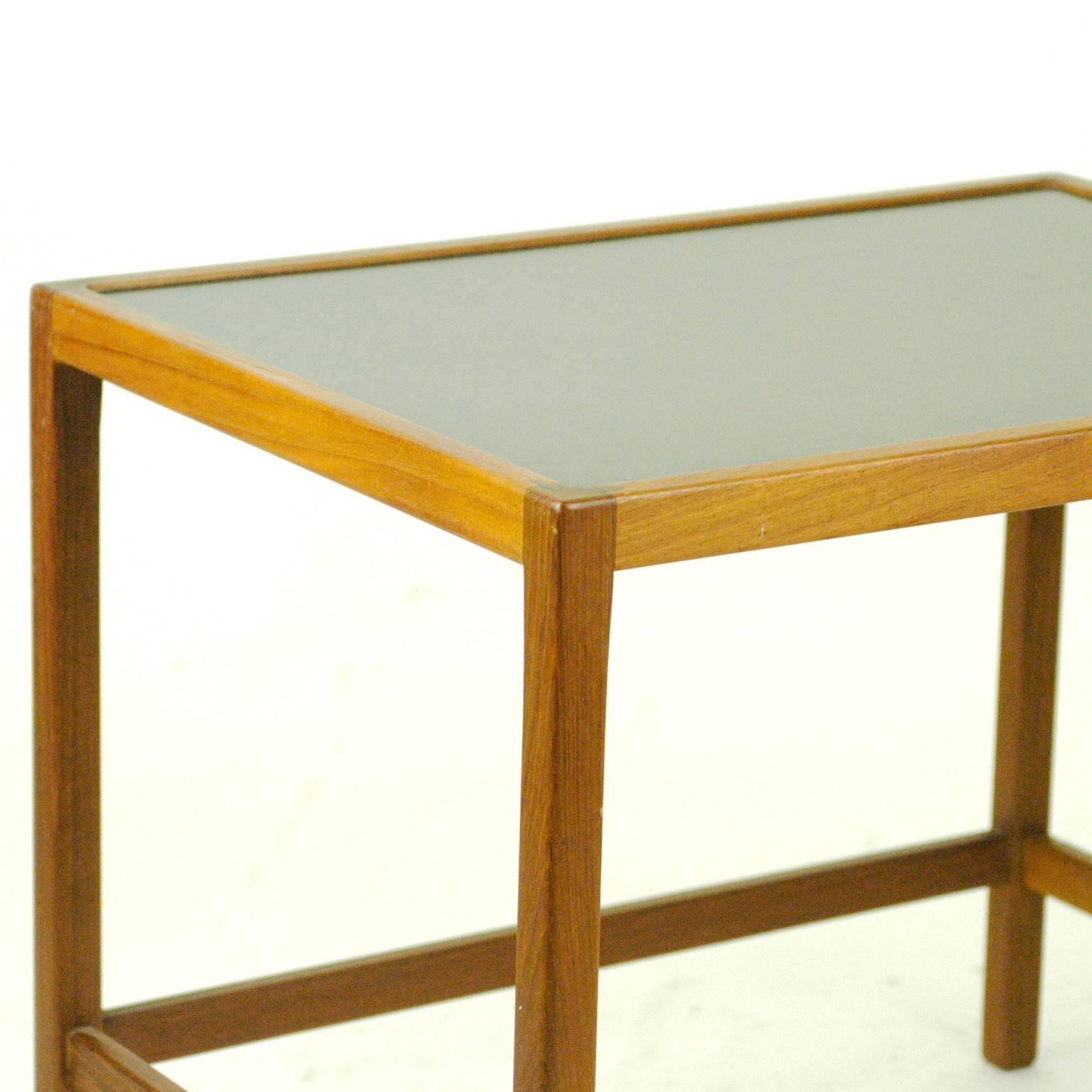 Scandinavian Modern Teak Side Table in the Style of Ejner Larsen In Excellent Condition In Vienna, AT