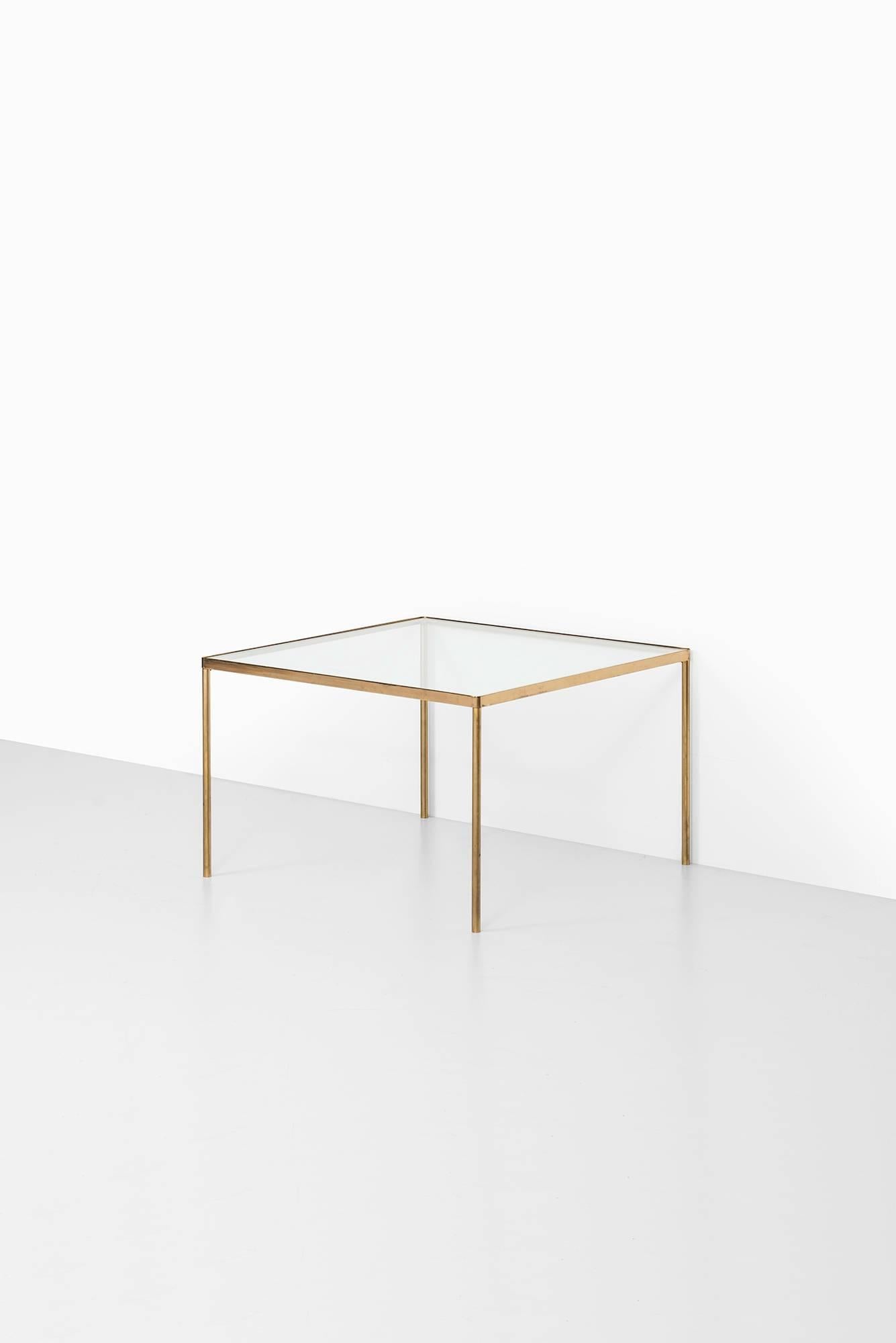 Italian Mid-Century Coffee Table in Brass and Glass