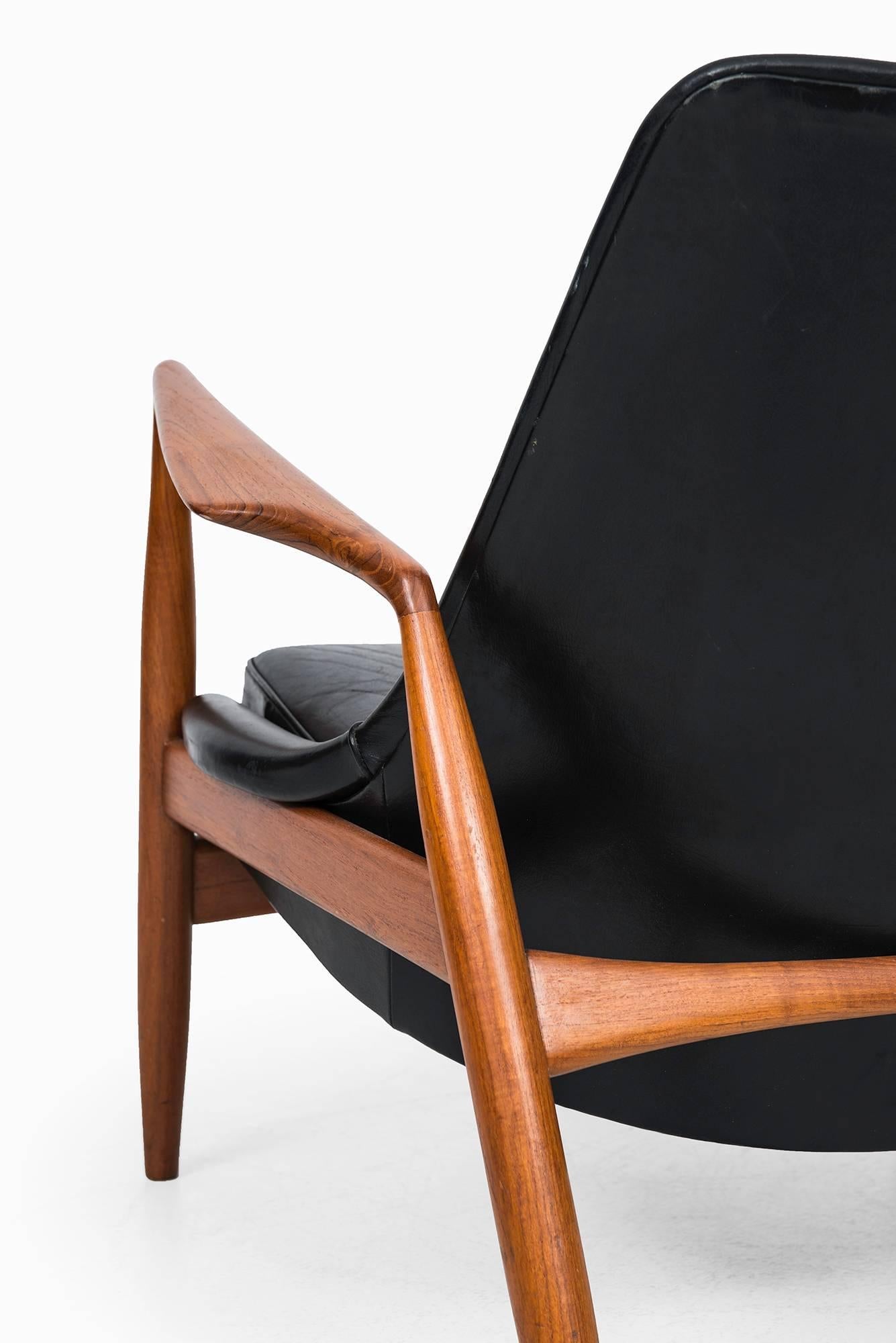 Swedish Ib Kofod-Larsen Seal Easy Chair Produced by Ope in Sweden