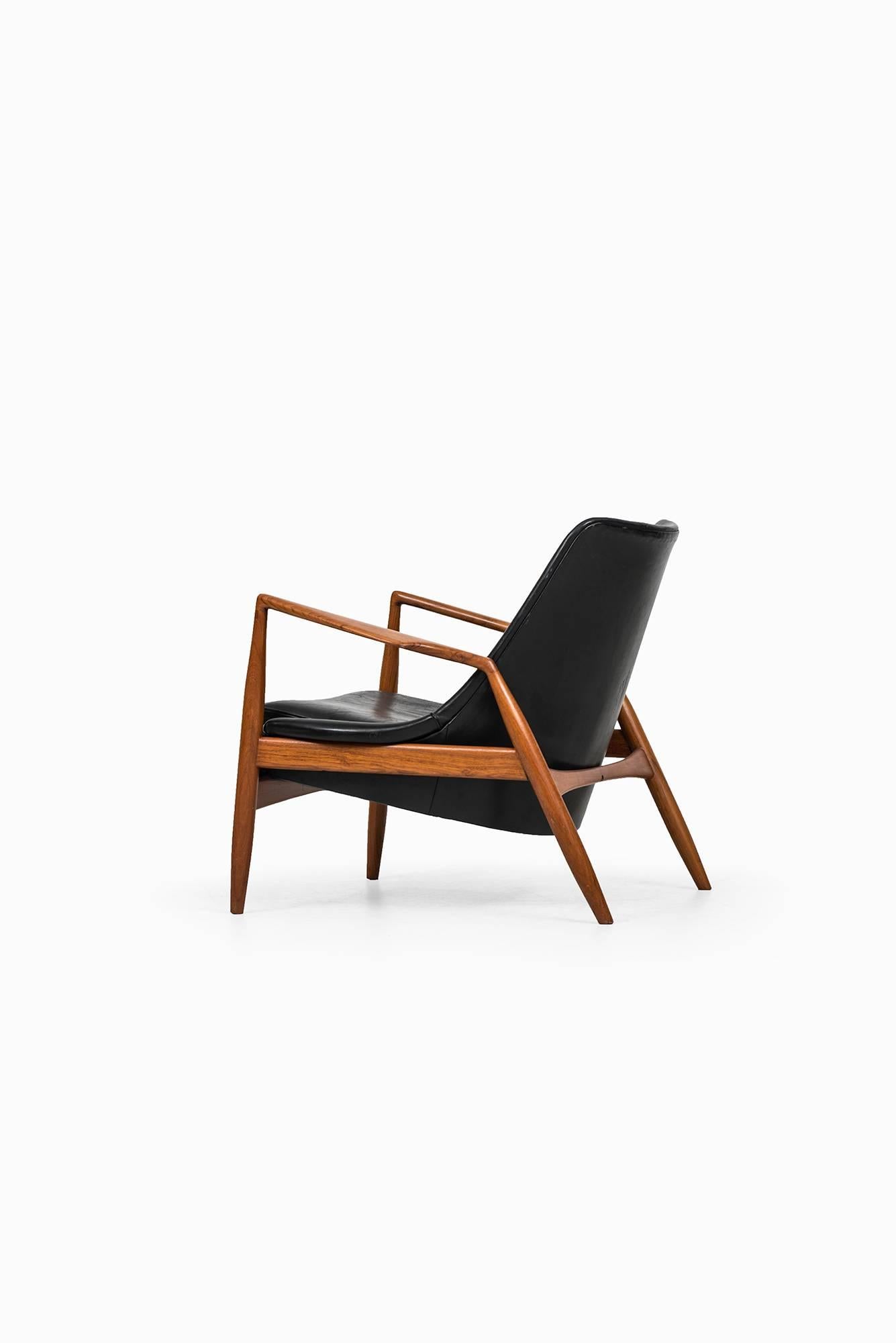Mid-20th Century Ib Kofod-Larsen Seal Easy Chair Produced by Ope in Sweden