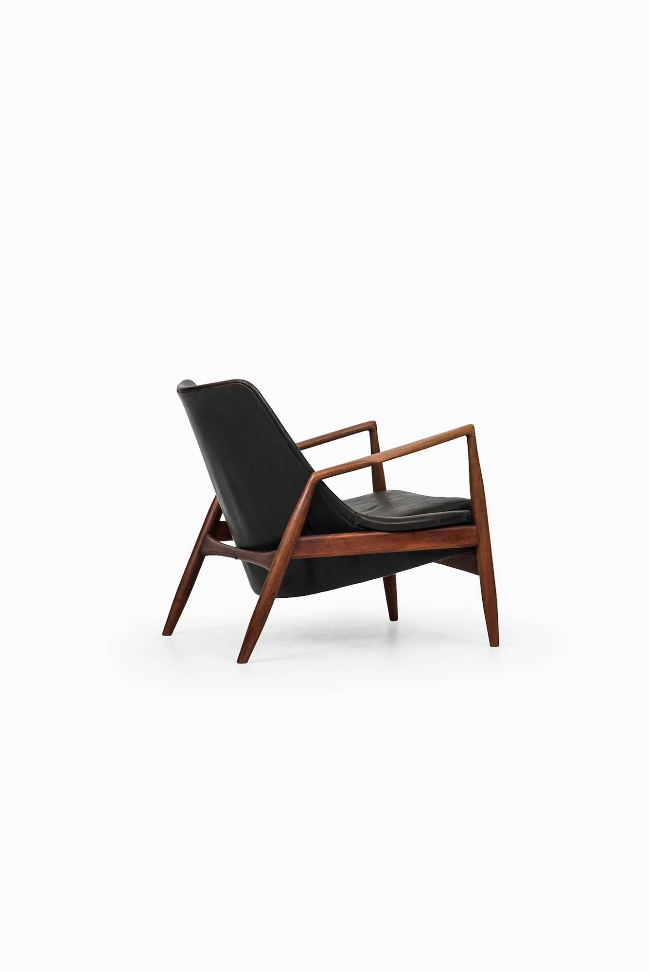 Scandinavian Modern Ib Kofod-Larsen Seal Easy Chair Produced by Ope in Sweden