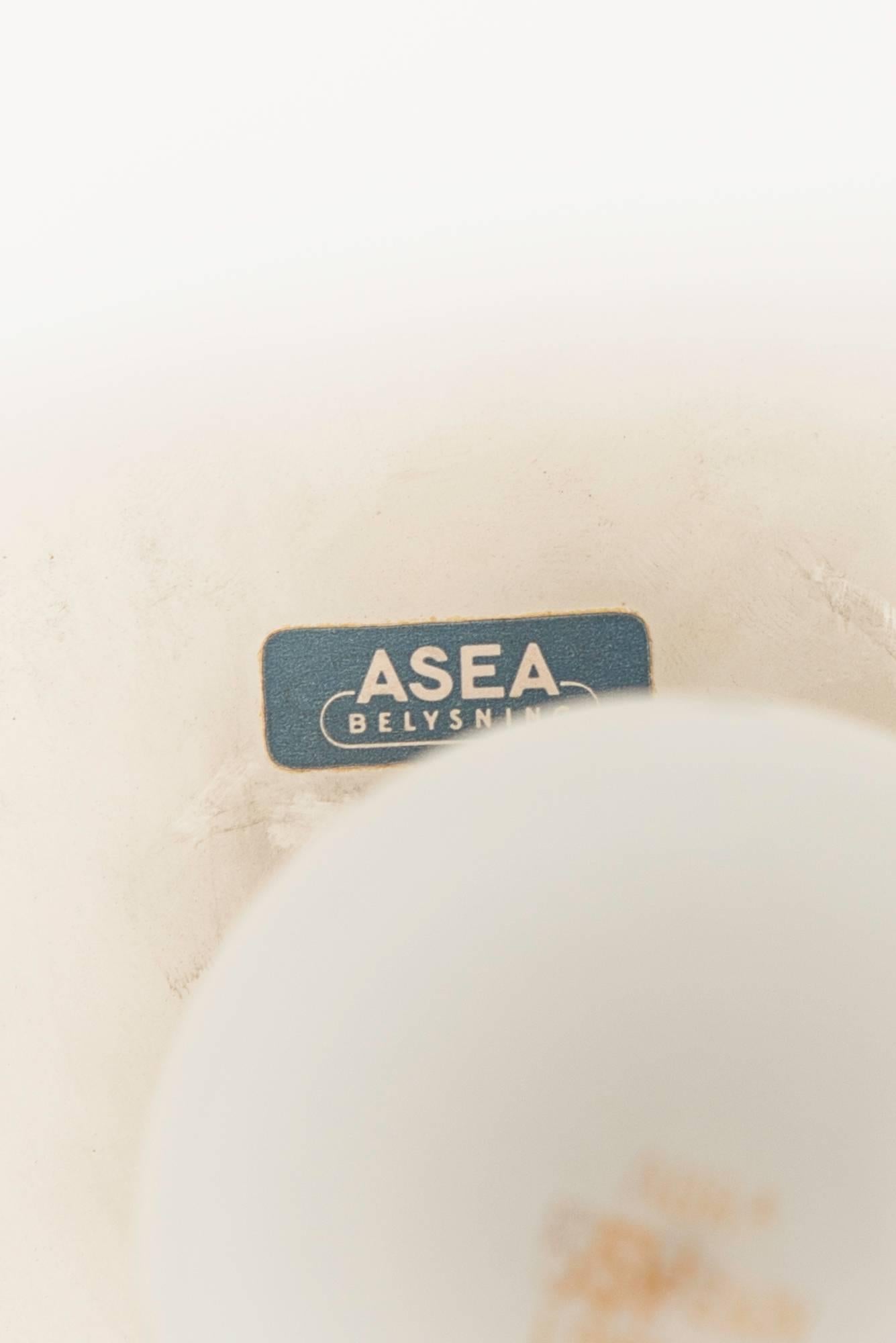 Milieu du XXe siècle Plafonnier en verre opalin produit par ASEA en Suède en vente