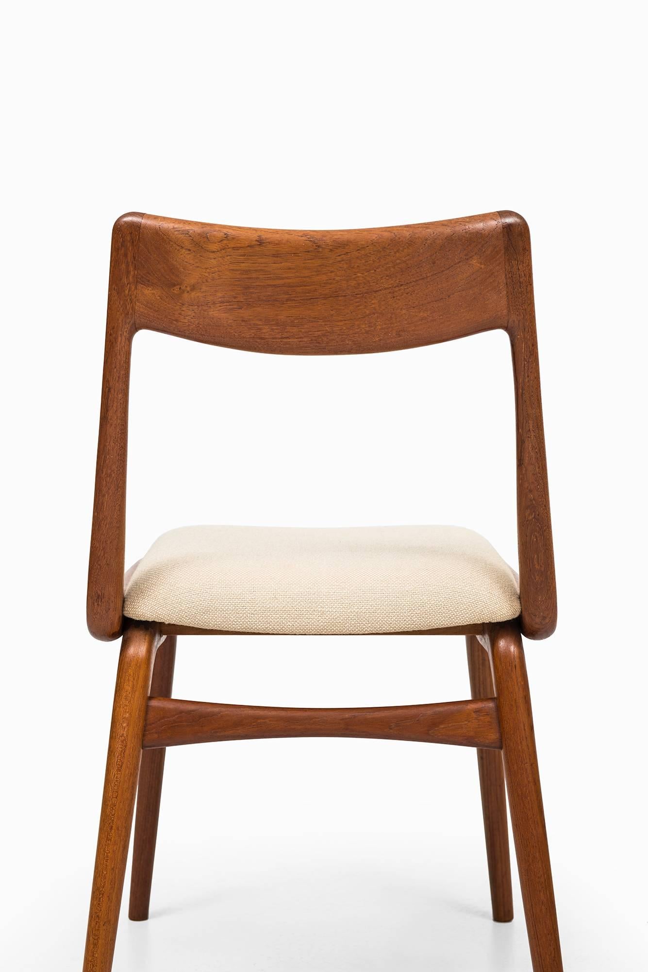 Scandinavian Modern Alfred Christensen Dining Chairs Model Boomerang Produced in Denmark