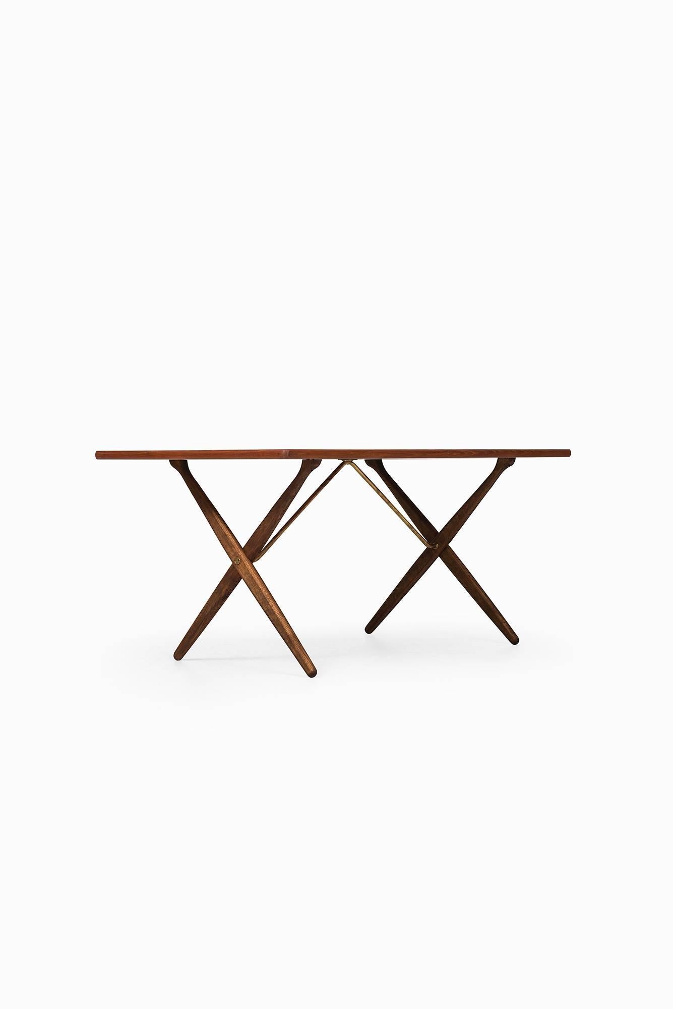 Rare dining table/desk model AT-303 designed by Hans Wegner. Produced by Andreas Tuck in Denmark.