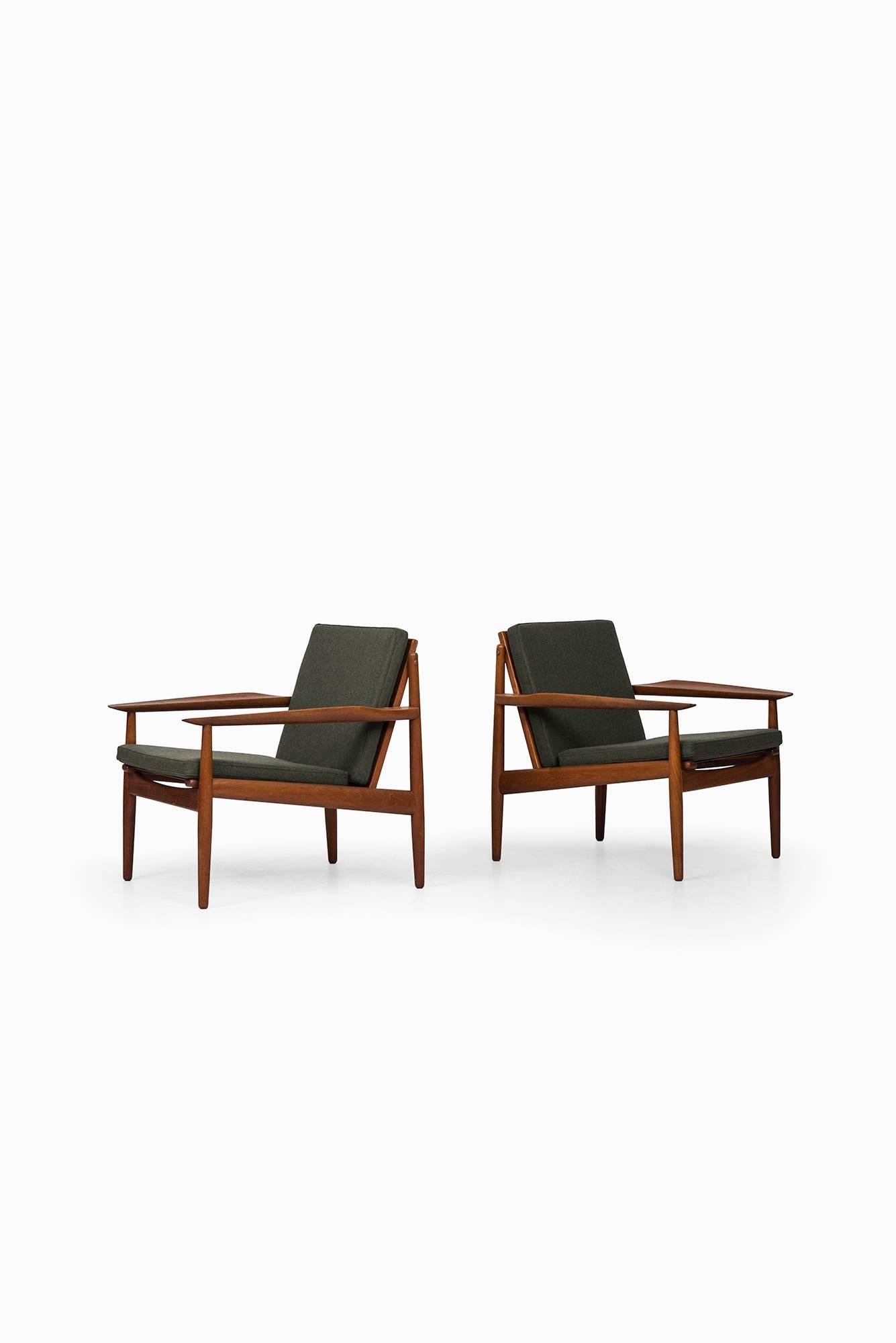 Mid-20th Century Arne Vodder Easy Chairs Produced by Glostrup Møbelfabrik in Denmark