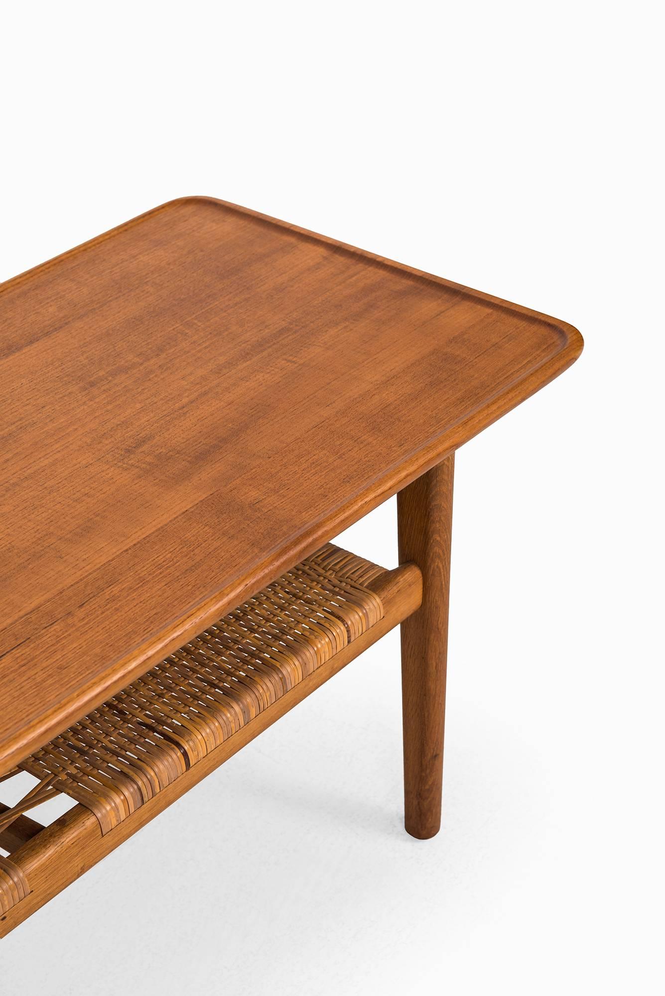 Coffee table model AT-10 designed by Hans Wegner. Produced by Andreas Tuck in Denmark.