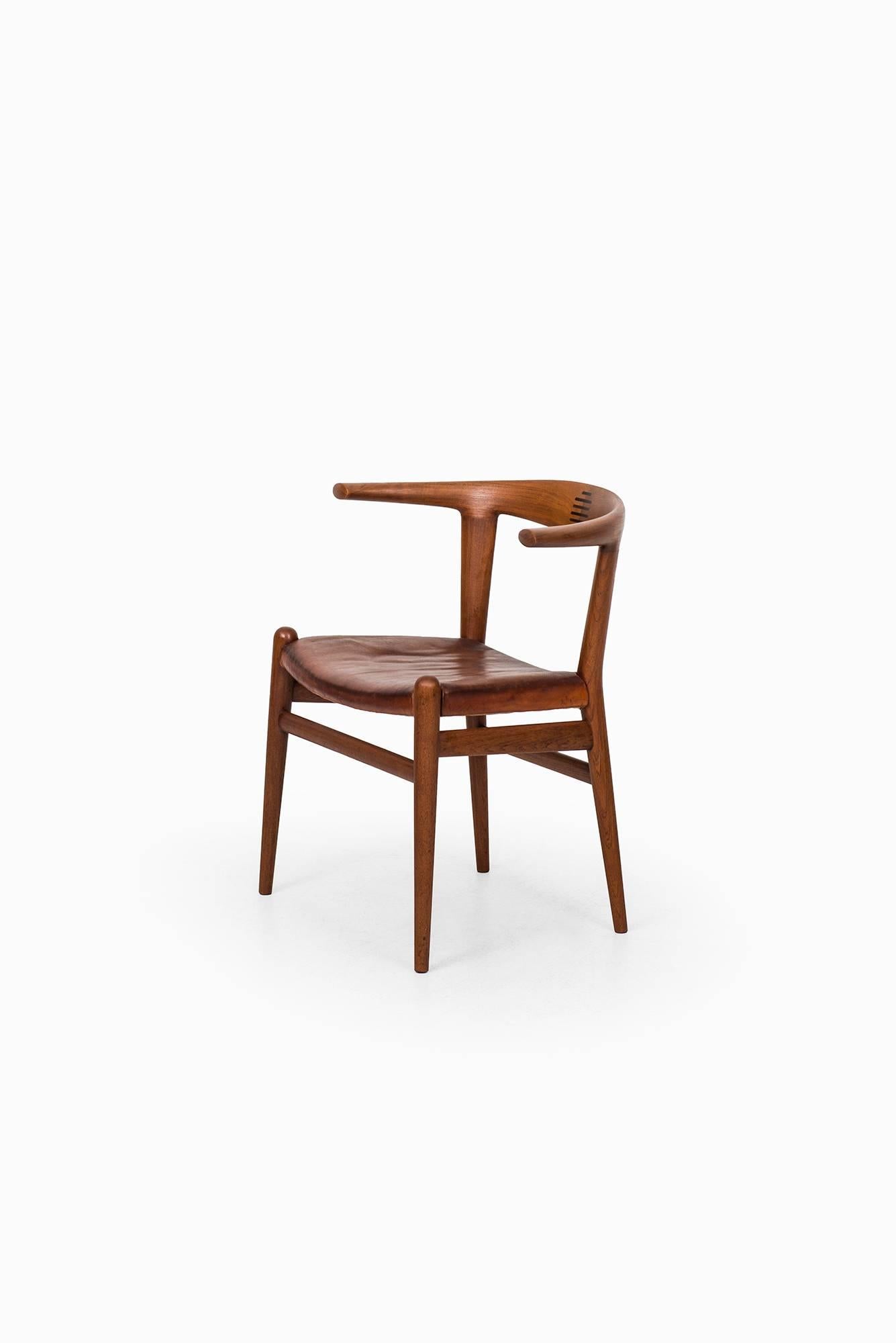 Hans Wegner Armchair Model JH518 by Johannes Hansen in Denmark In Excellent Condition In Limhamn, Skåne län