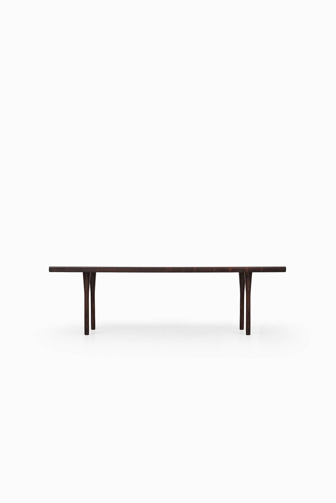 Rare coffee table designed by Nanna Ditzel. Produced by Søren Willadsen in Denmark.