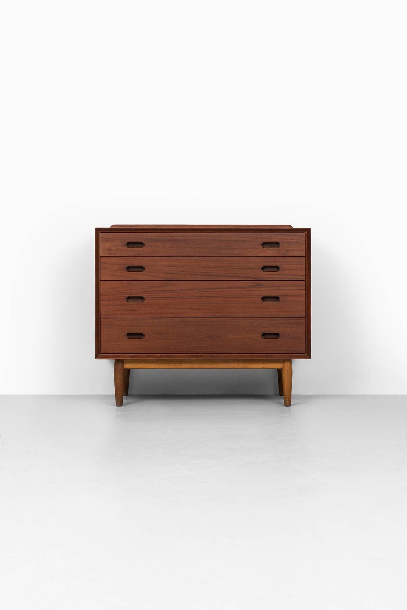 Rare small sideboard or bureau designed by Arne Vodder. Produced by Sibast in Denmark.