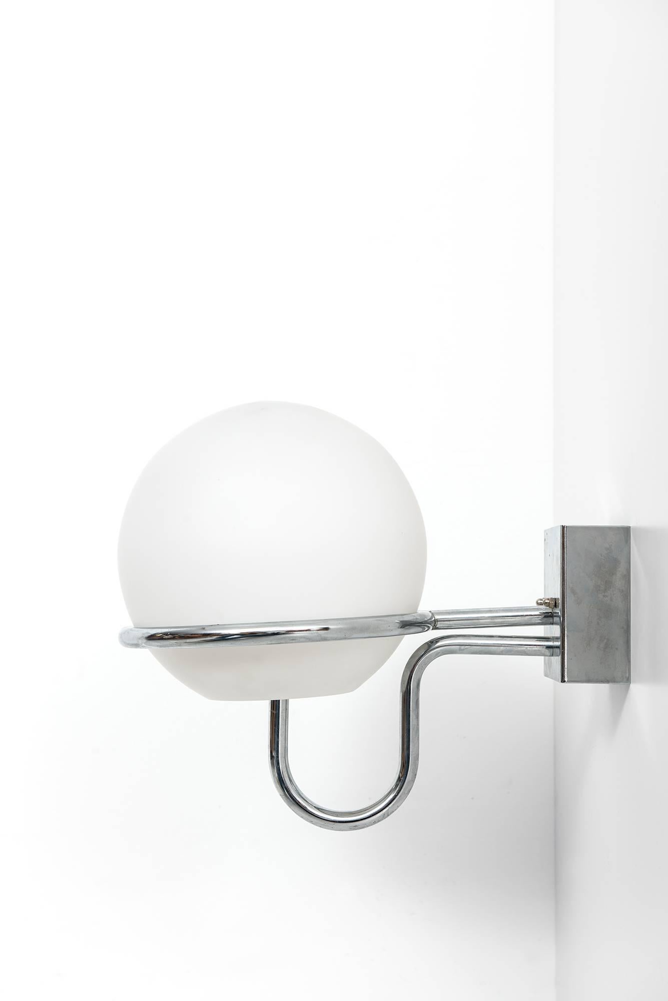 Scandinave moderne Hans-Agne Jakobsson - Grande quantité de lampes murales en chrome et verre opale en vente