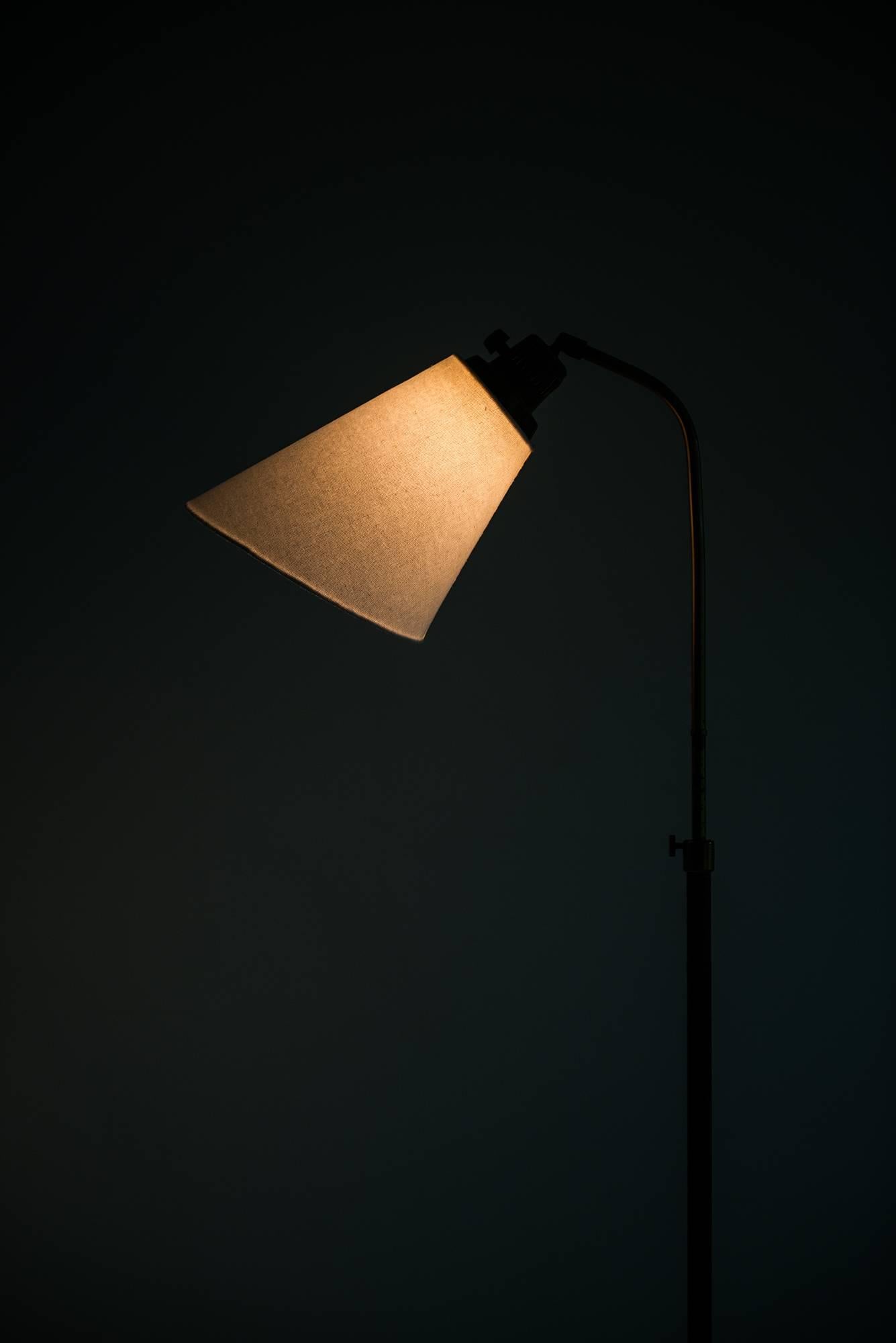 Hans Bergström Floor Lamp Model 545 by Ateljé Lyktan in Sweden In Excellent Condition In Limhamn, Skåne län