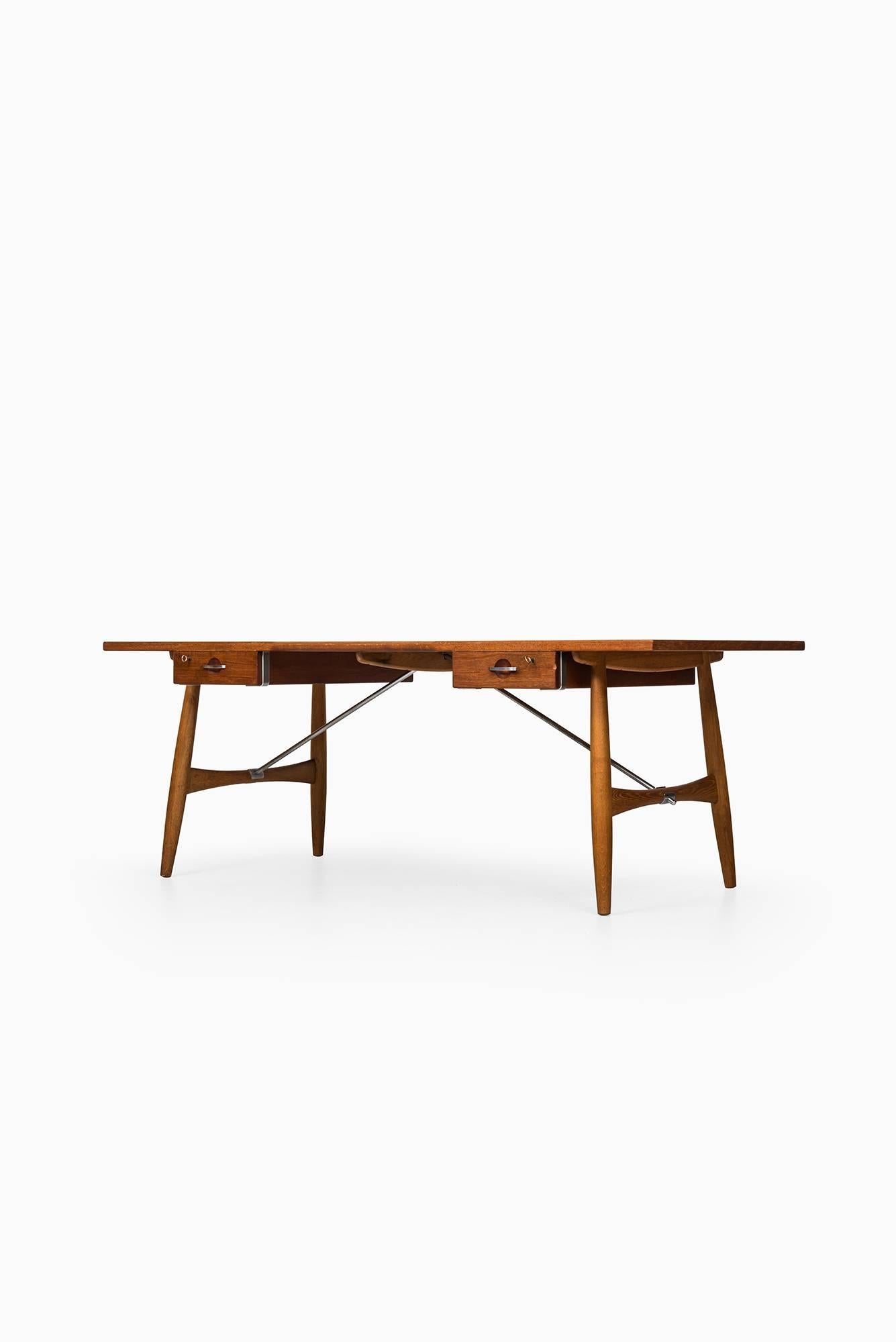 table hans wegner