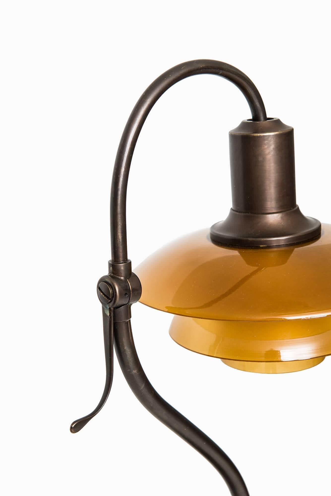 Scandinavian Modern Poul Henningsen Table Lamp Model PH-2/2 by Louis Poulsen in Denmark