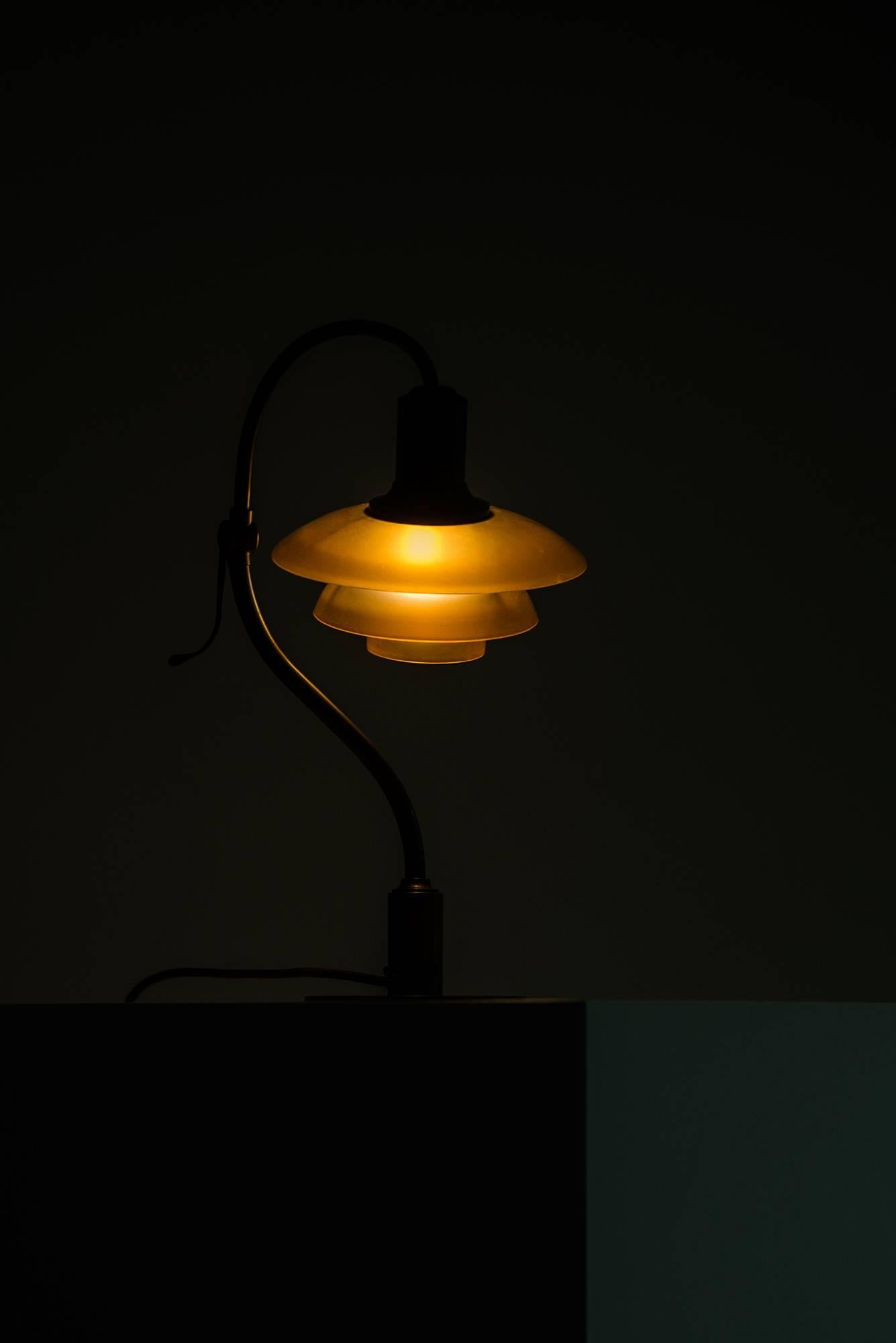 Poul Henningsen Table Lamp Model PH-2/2 by Louis Poulsen in Denmark 2