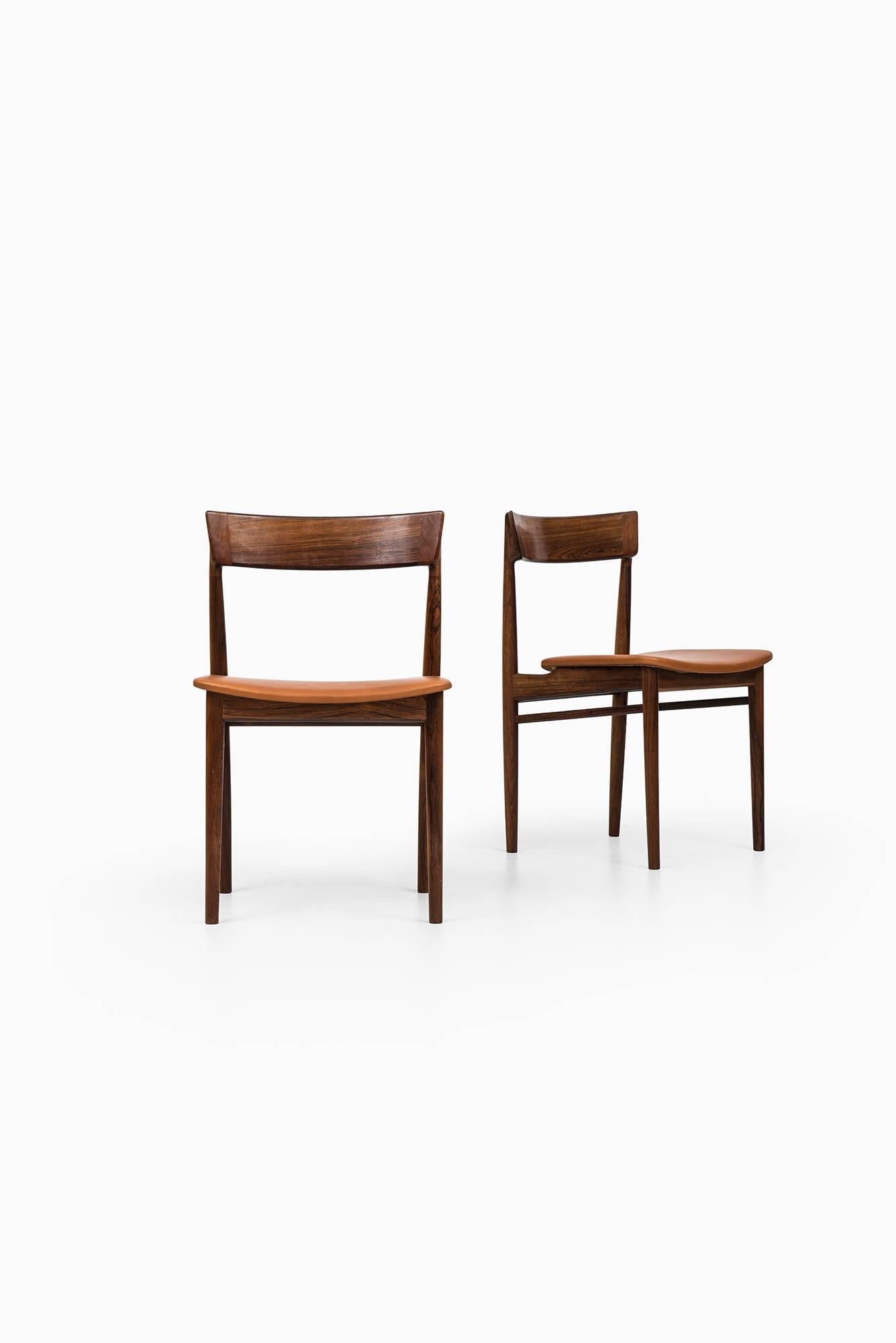 Rare set of eight dining chairs model 39 designed by Henry Rosengren Hansen. Produced by Brande Møbelfabrik in Denmark.