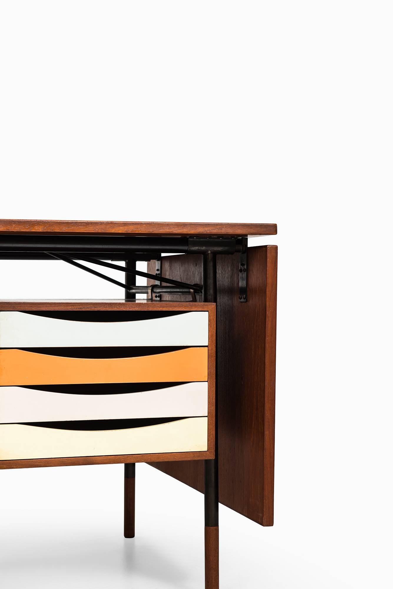 Rare desk model BO-69 / Nyhavn designed by Finn Juhl. Produced by Bovirke in Denmark.