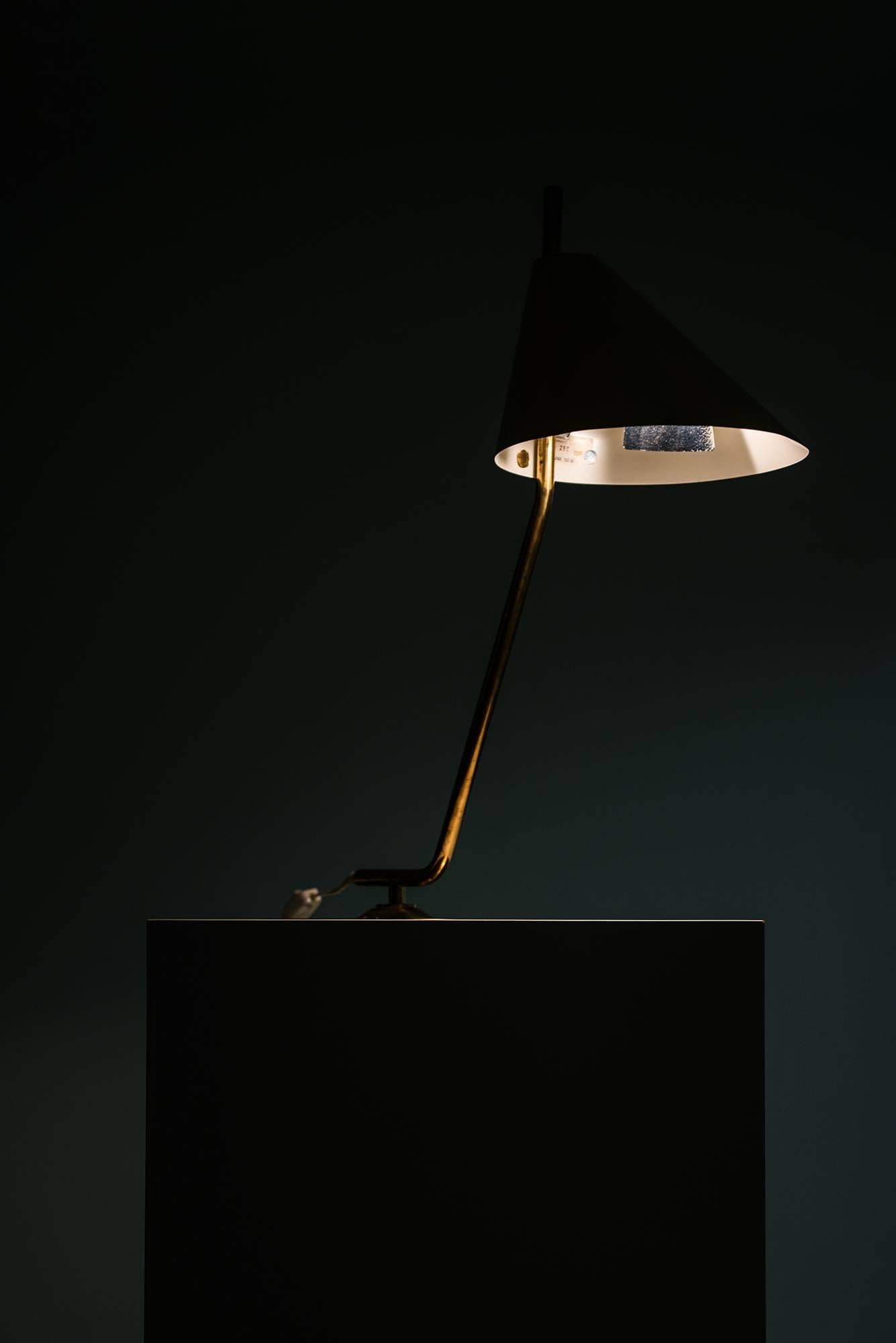 Hans-Agne Jakobsson Table Lamp Model B-260 For Sale 2