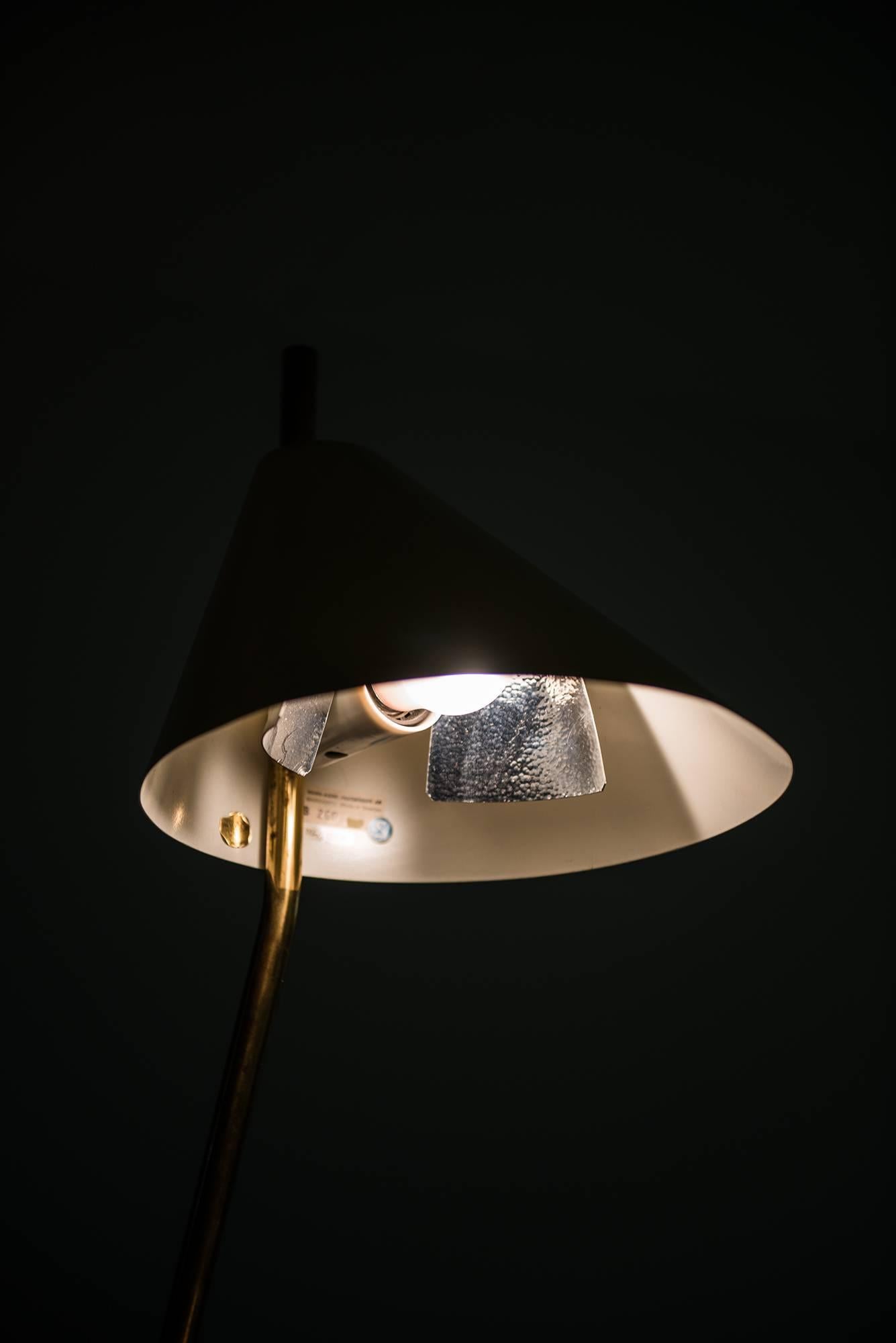 Hans-Agne Jakobsson Table Lamp Model B-260 For Sale 3