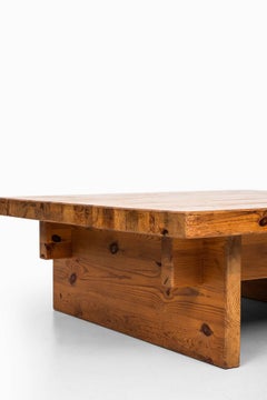 Table basse Roland Wilhelmsson en pin par Karl Andersson & Söner en Suède