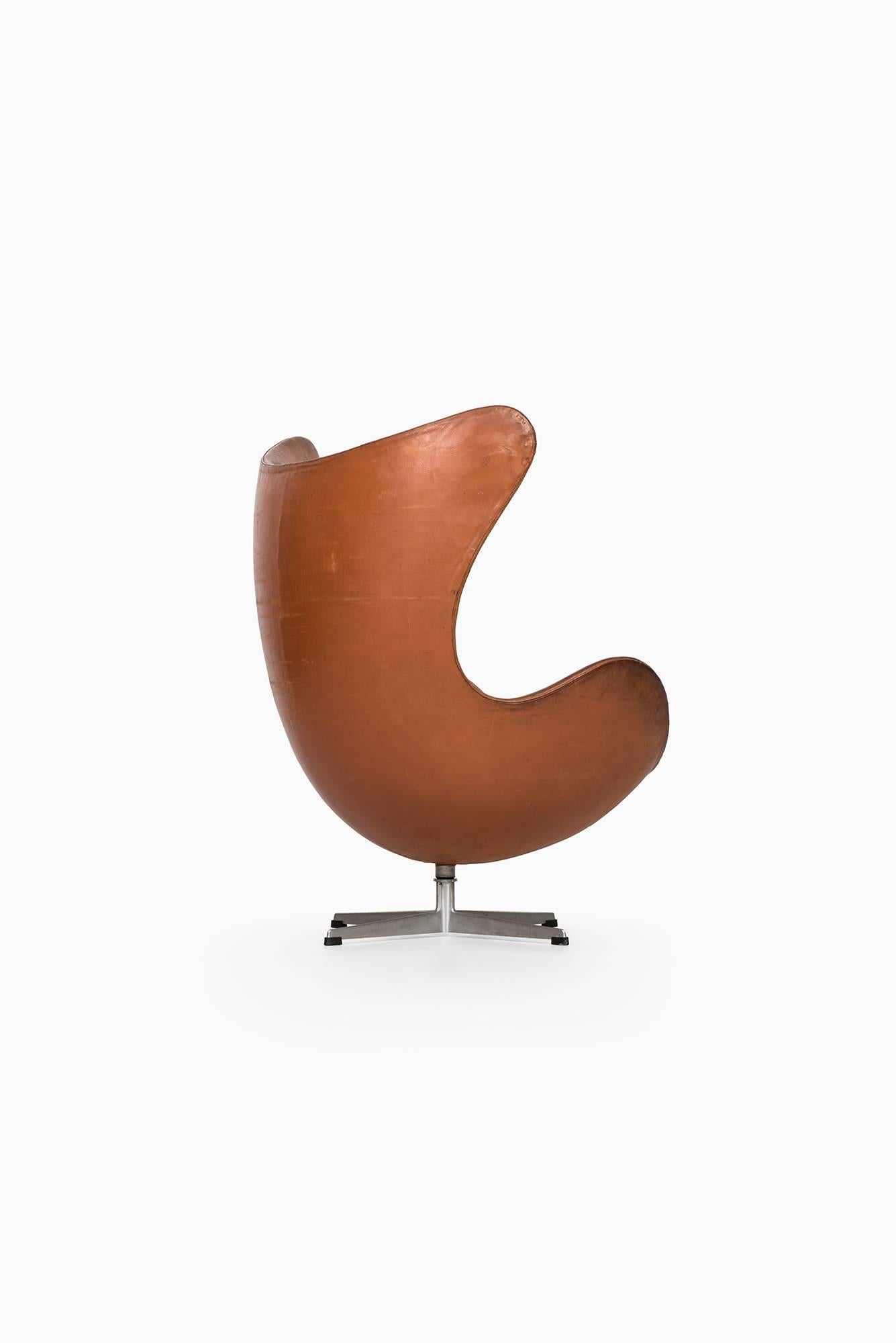 Danish Arne Jacobsen Early Egg Chair by Fritz Hansen in Denmark