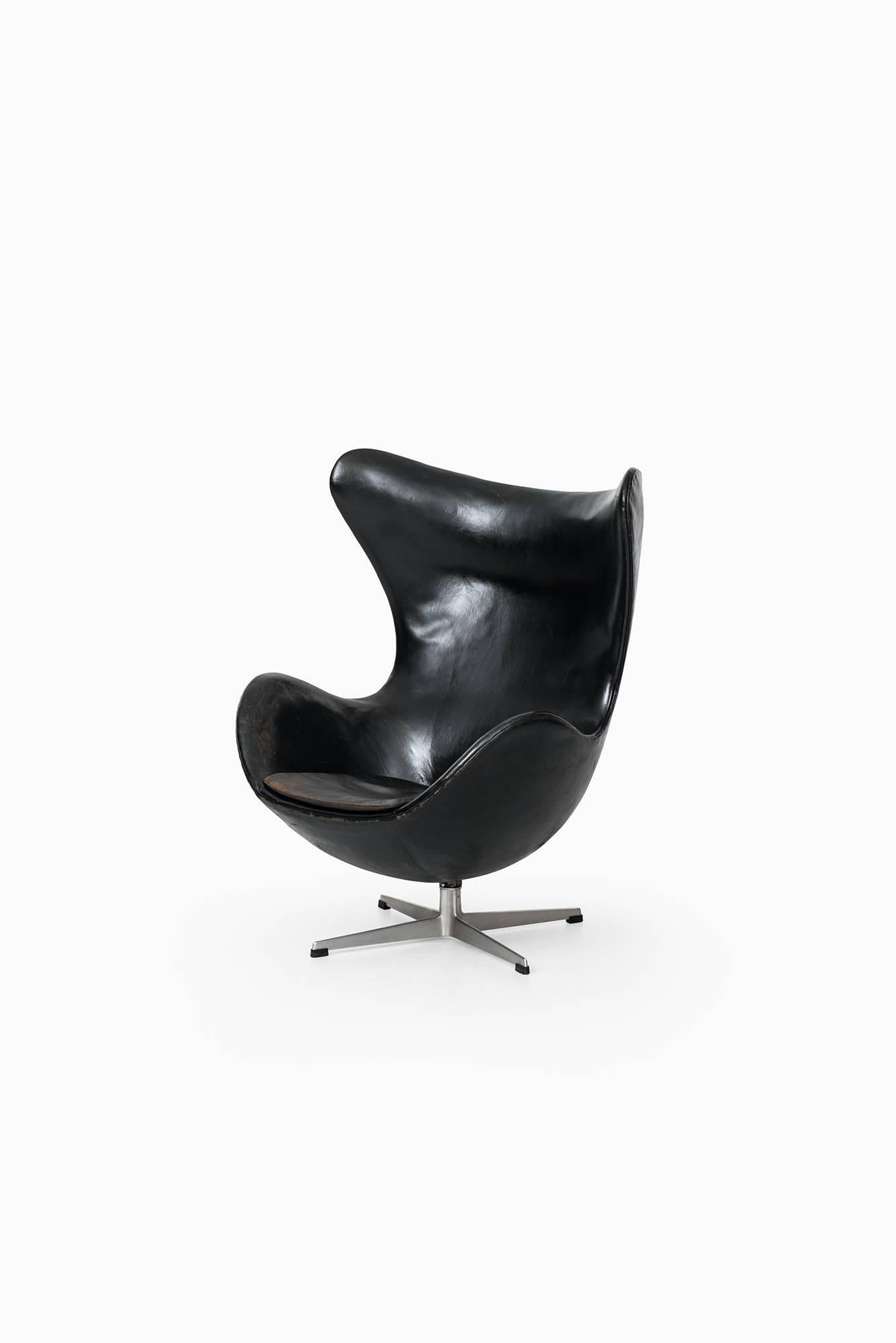 Arne Jacobsen Egg Chair Model 3316 by Fritz Hansen in Denmark In Excellent Condition In Limhamn, Skåne län