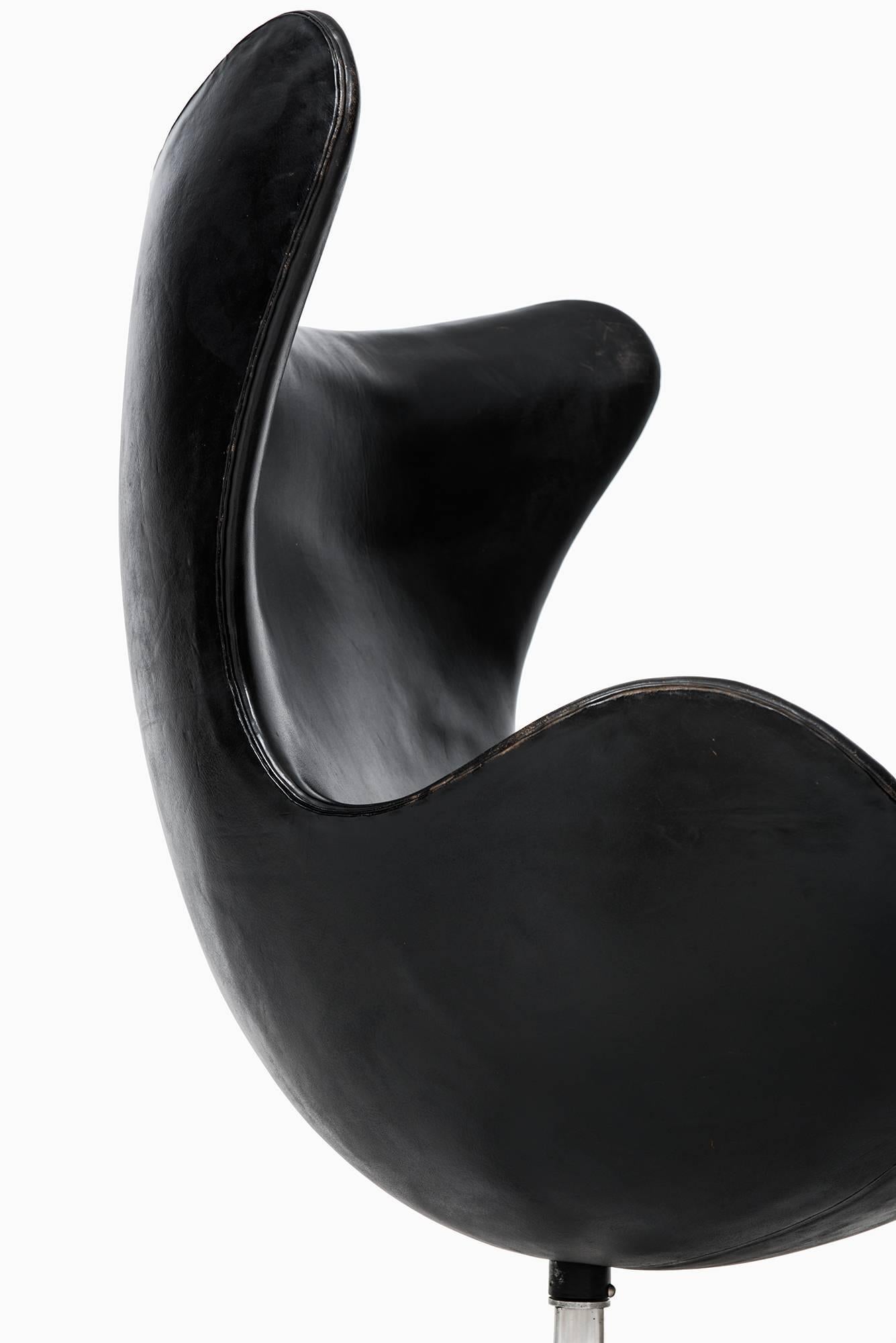 Arne Jacobsen Egg Chair Model 3316 by Fritz Hansen in Denmark 2