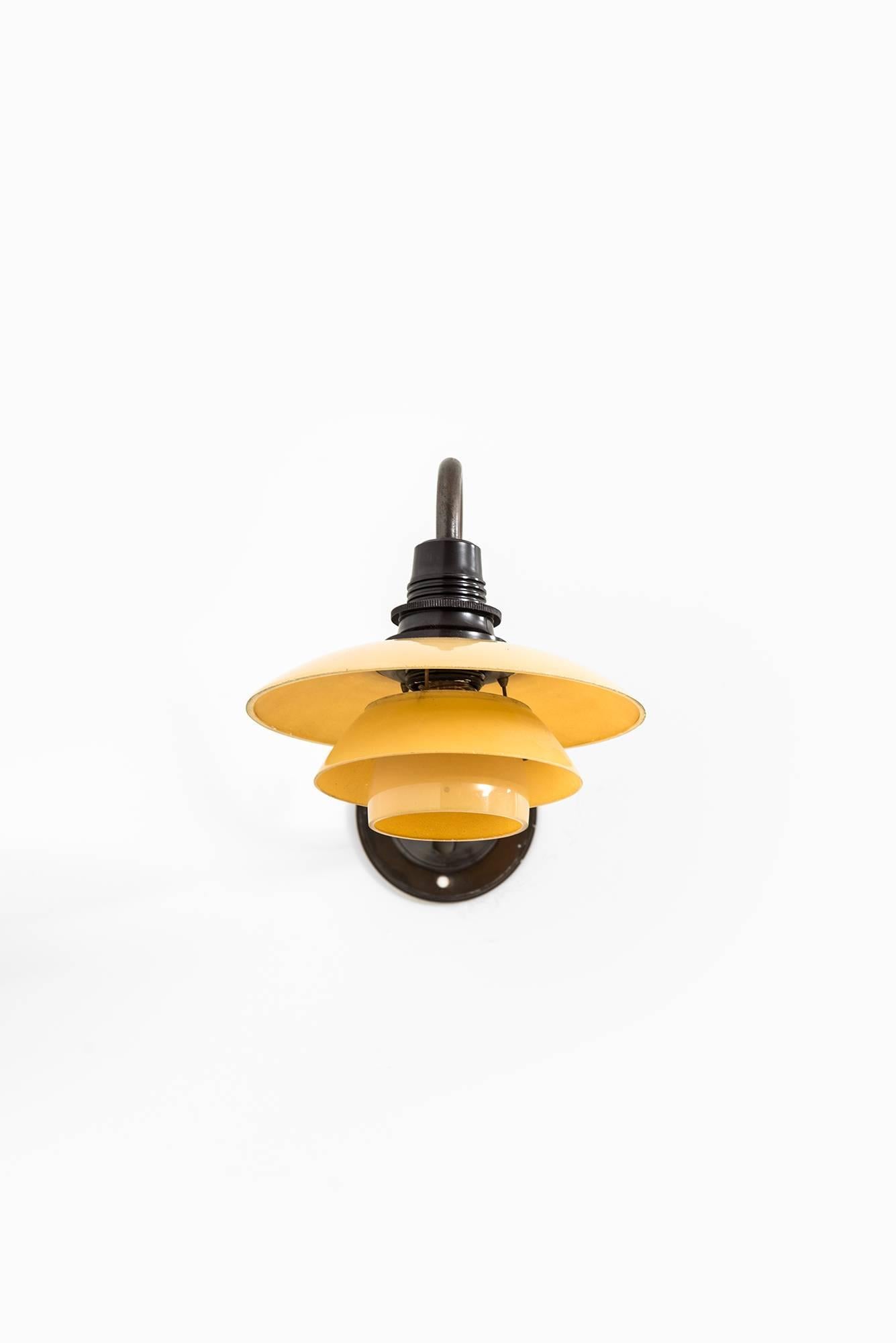 Rare wall lamp model PH-1 designed by Poul Henningsen. Produced by Louis Poulsen in Denmark.