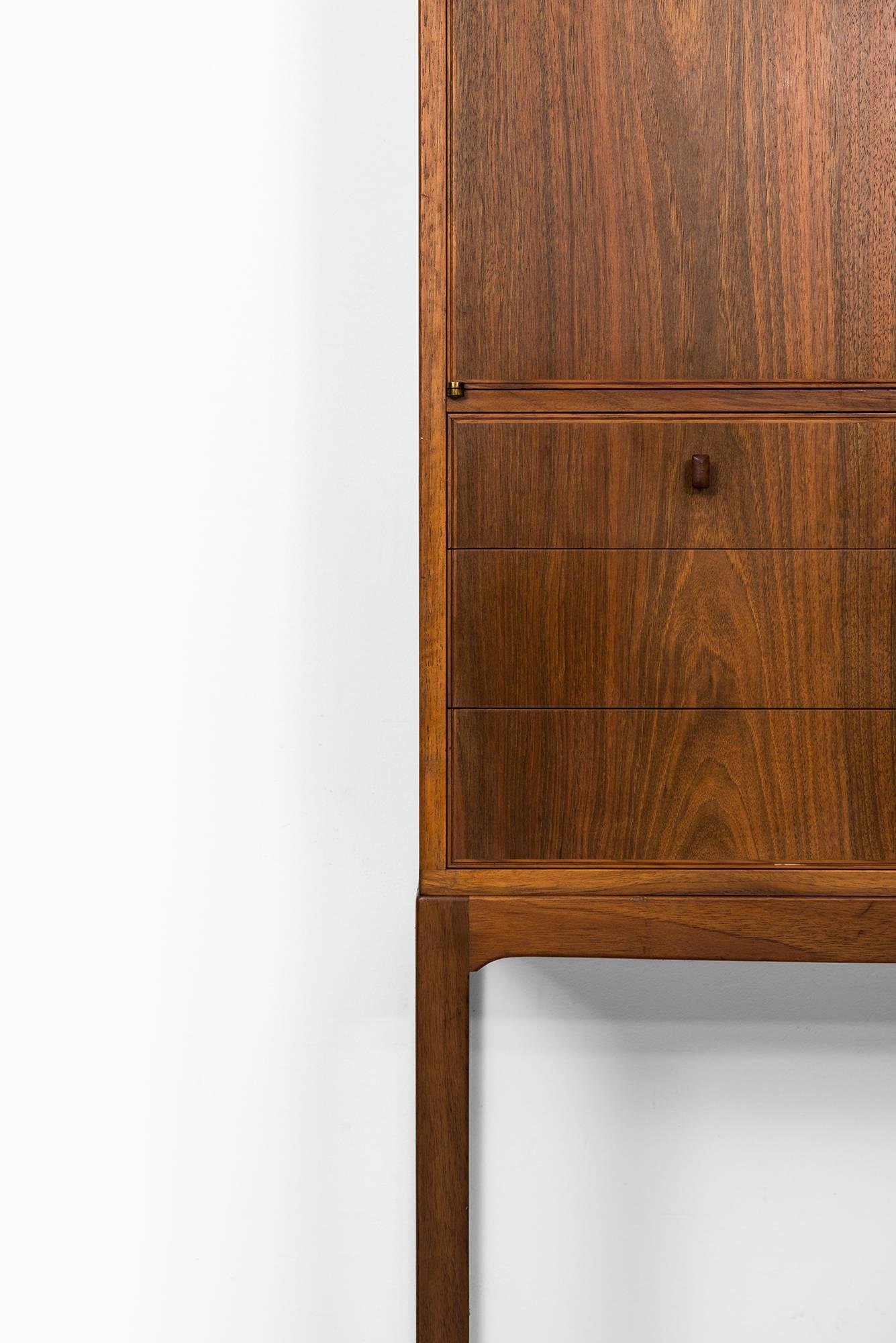 Rare cabinet model Lillbo designed by Carl Malmsten. Produced by Carl Löfving & Söner in Sweden.