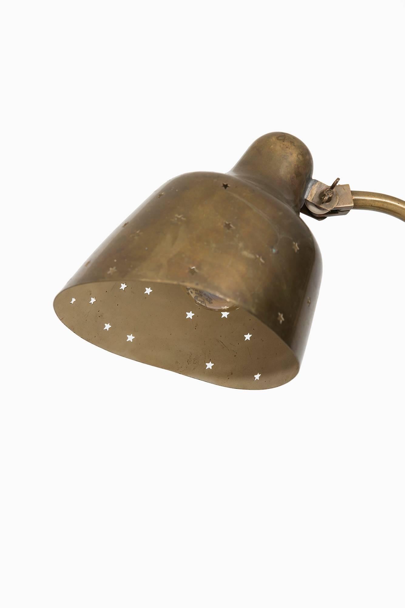 Tischlampe, Vilhelm Lauritzen zugeschrieben und hergestellt in Dänemark (Skandinavische Moderne) im Angebot