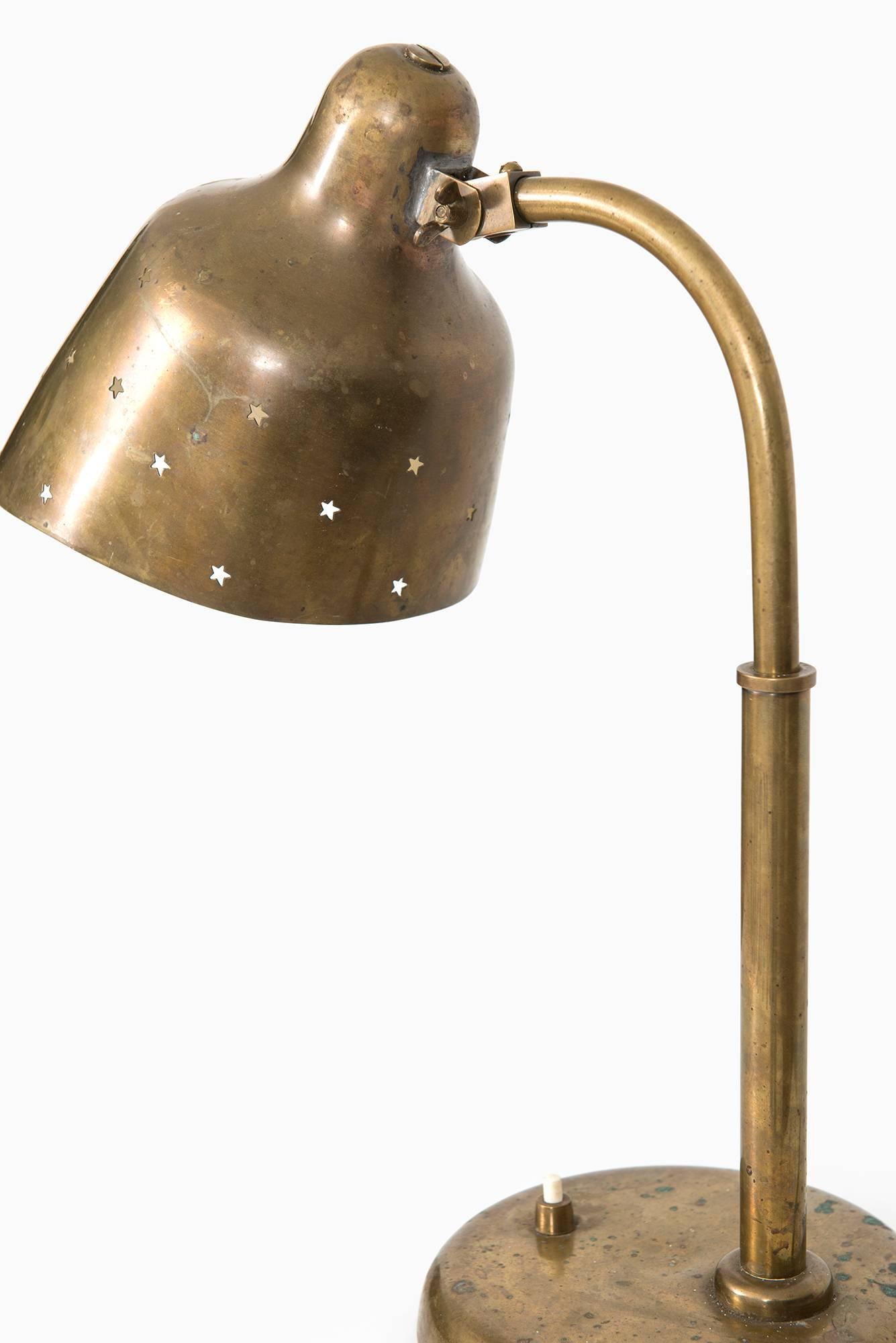 Tischlampe, Vilhelm Lauritzen zugeschrieben und hergestellt in Dänemark (Dänisch) im Angebot