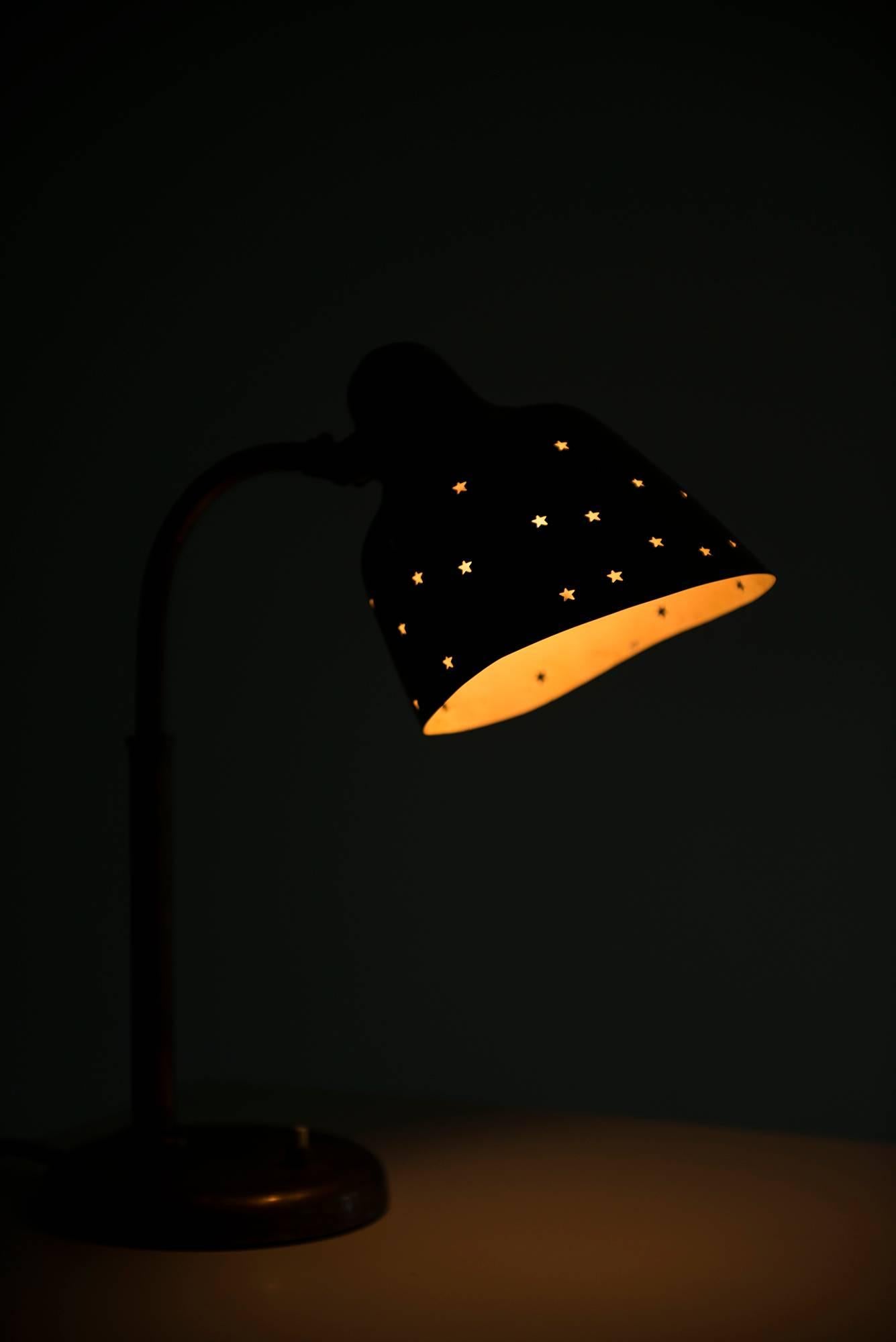 Mid-20th Century Table Lamp Attributed to Vilhelm Lauritzen and Produced in Denmark For Sale