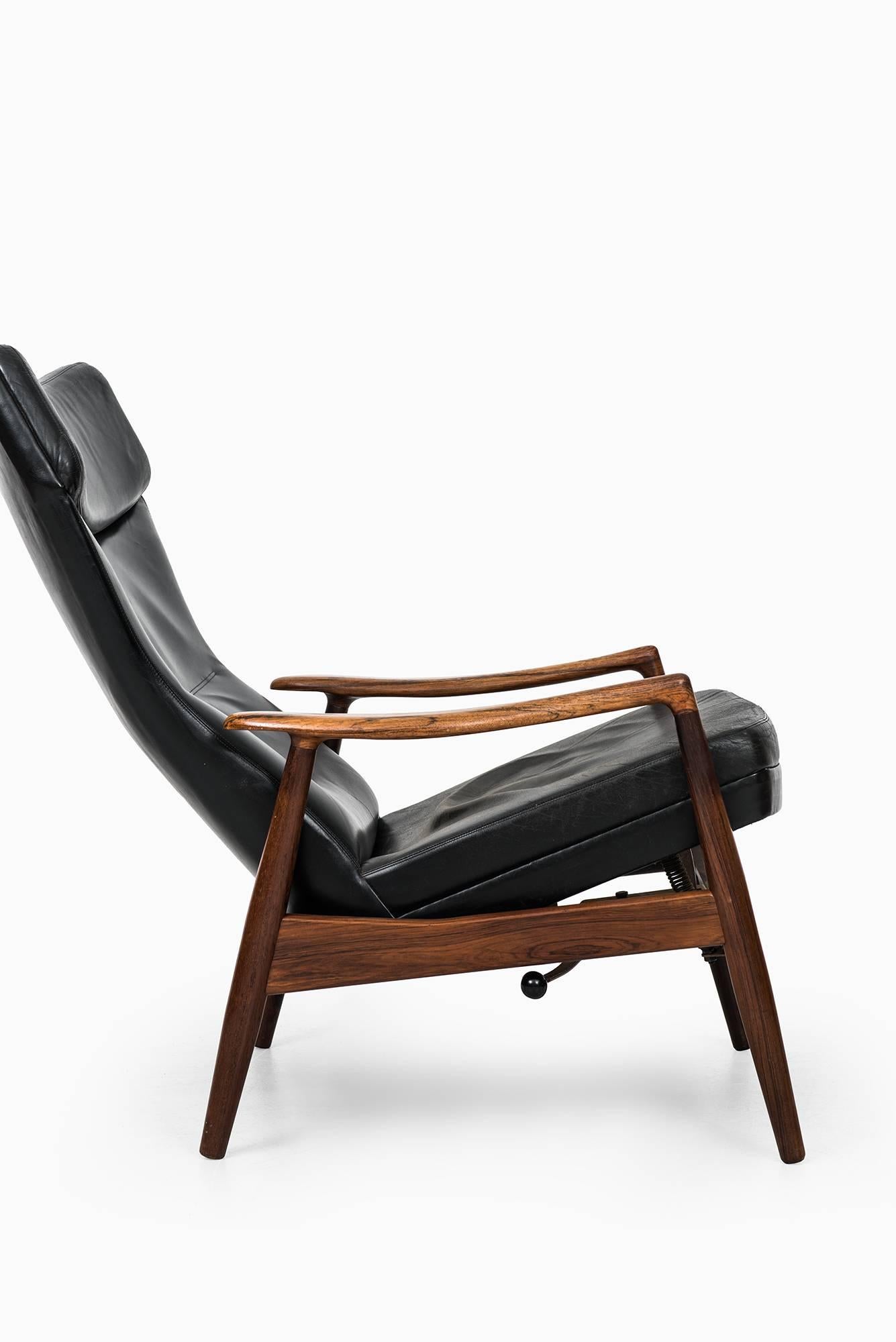 Scandinavian Modern Ib Kofod-Larsen Reclining Chair Model PD-21 by Povl Dinesen in Denmark