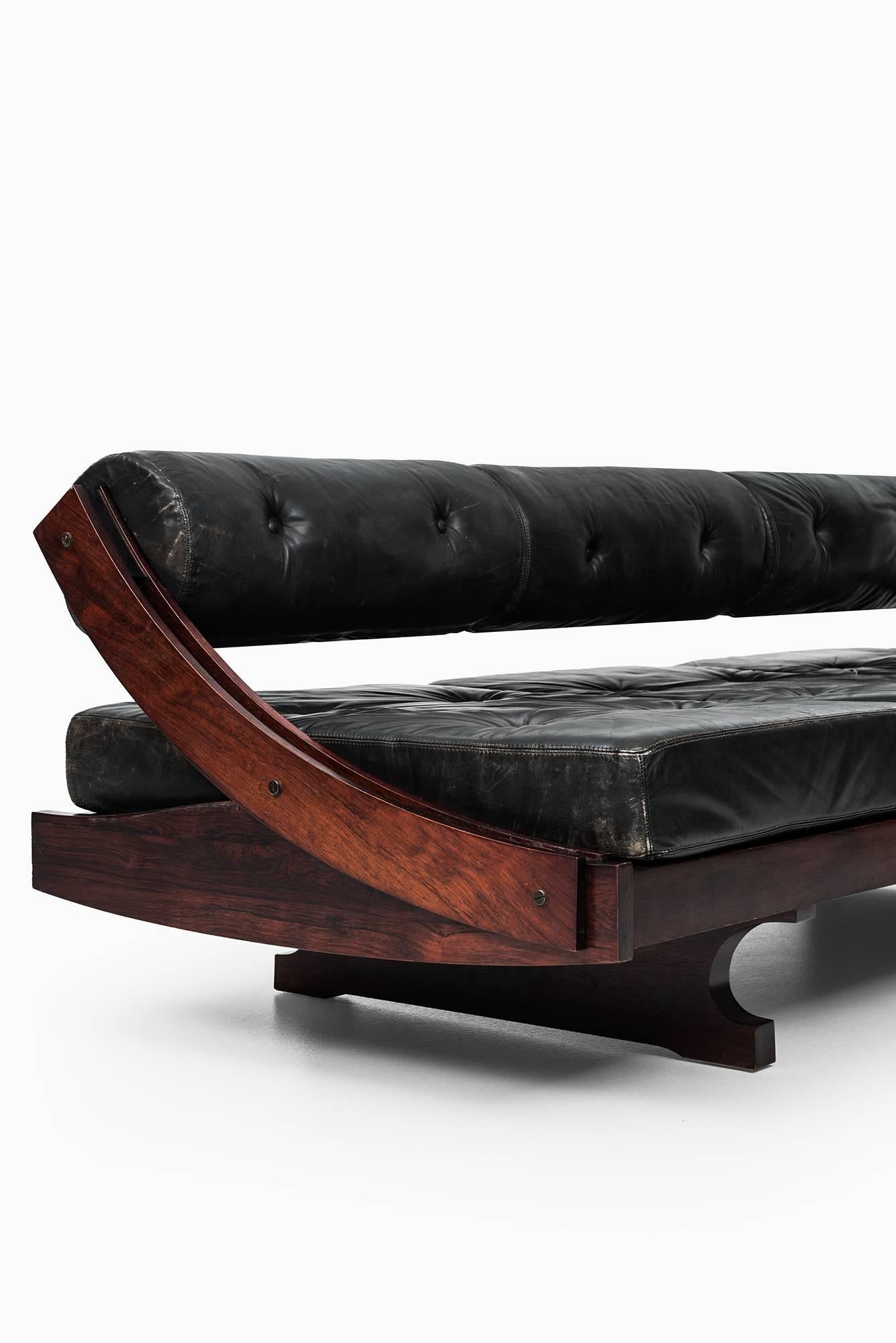 Gianni Songia Daybed / Sofa Model GS 195 by Sormani in Italy For Sale 1