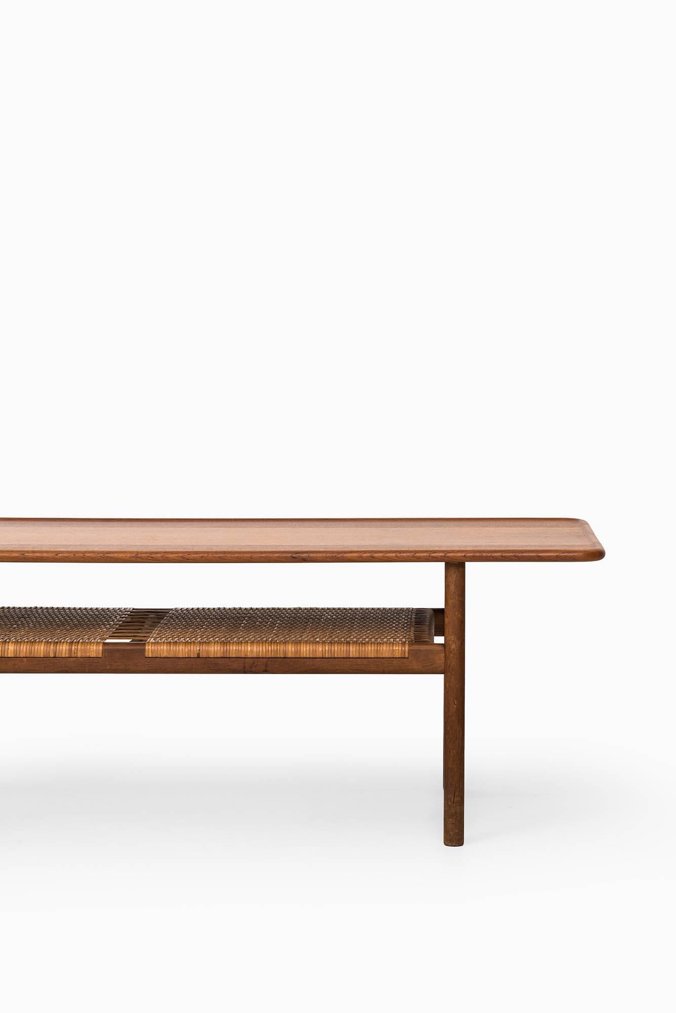 Coffee table model AT-10 designed by Hans Wegner. Produced by Andreas Tuck in Denmark.