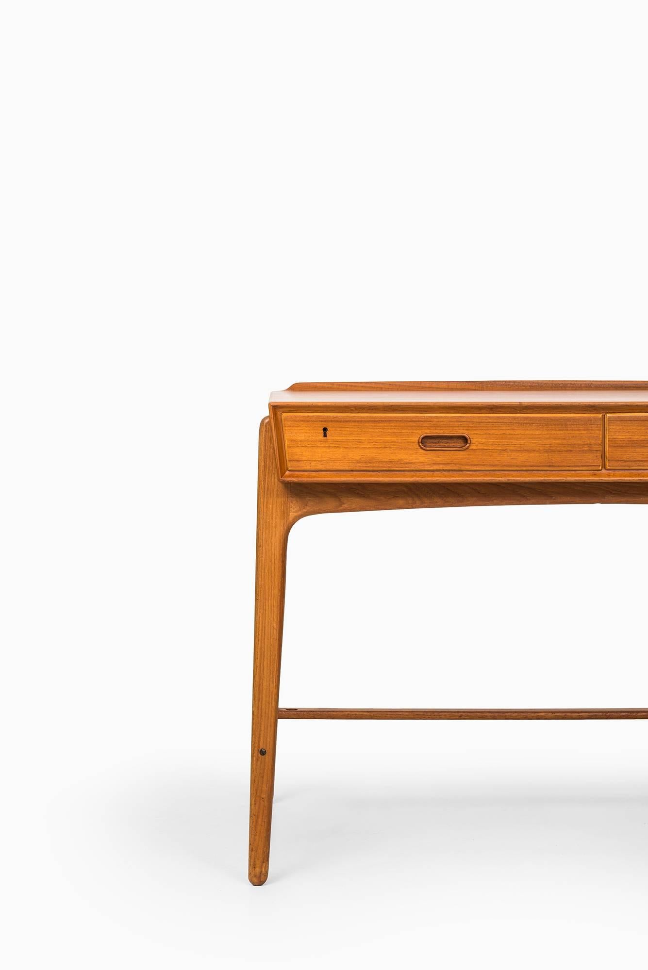 Scandinavian Modern Svend Aage Madsen Desk by Sigurd Hansens Møbelfabrik in Denmark