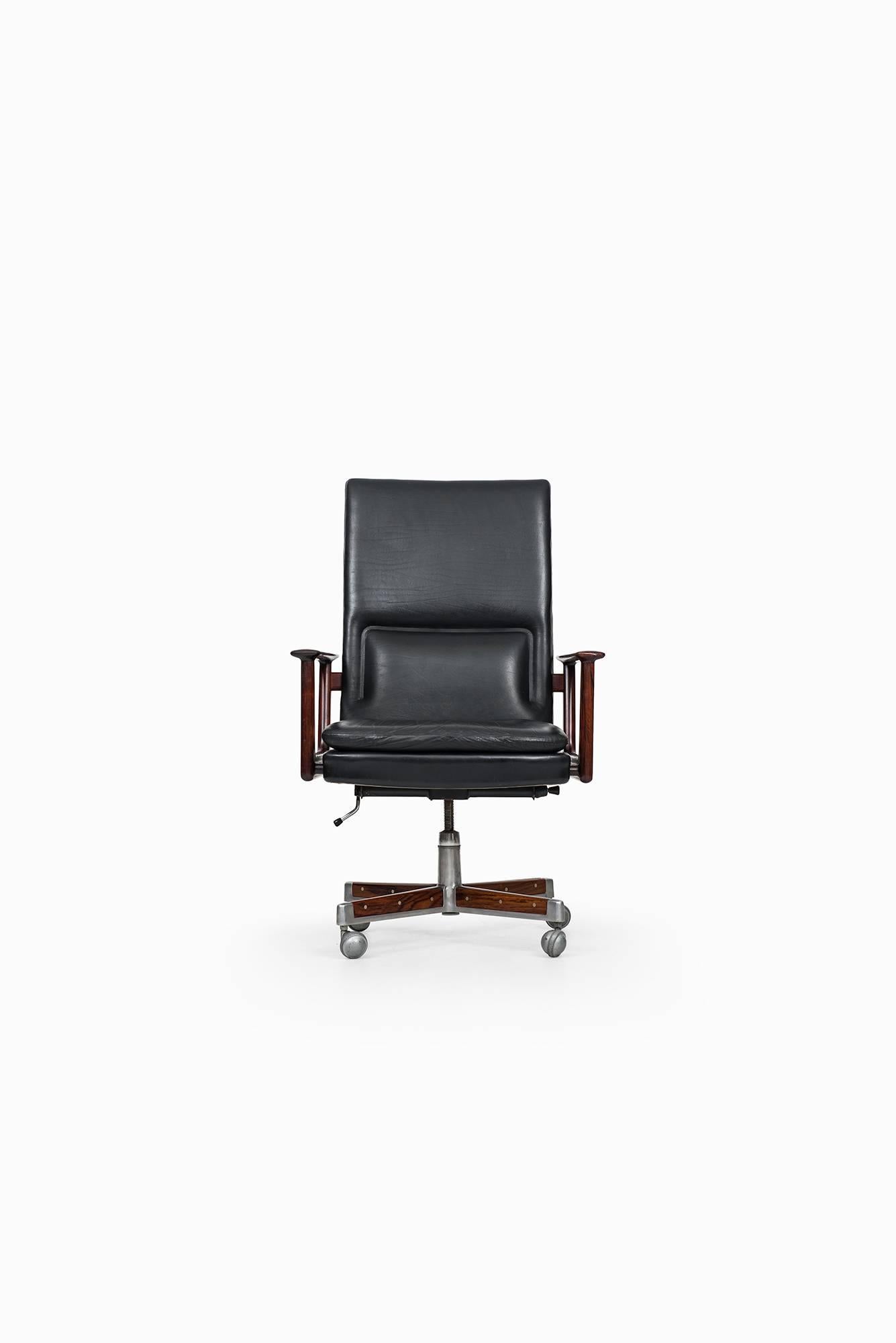 Rare office chair designed by Arne Vodder. Produced Sibast møbelfabrik in Denmark.