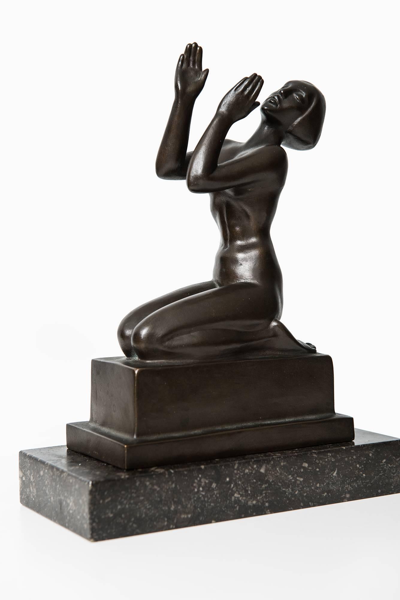 Rare sculpture en bronze réalisée par Knut Jern. Produit par la fonderie Otto Meyers en Suède.