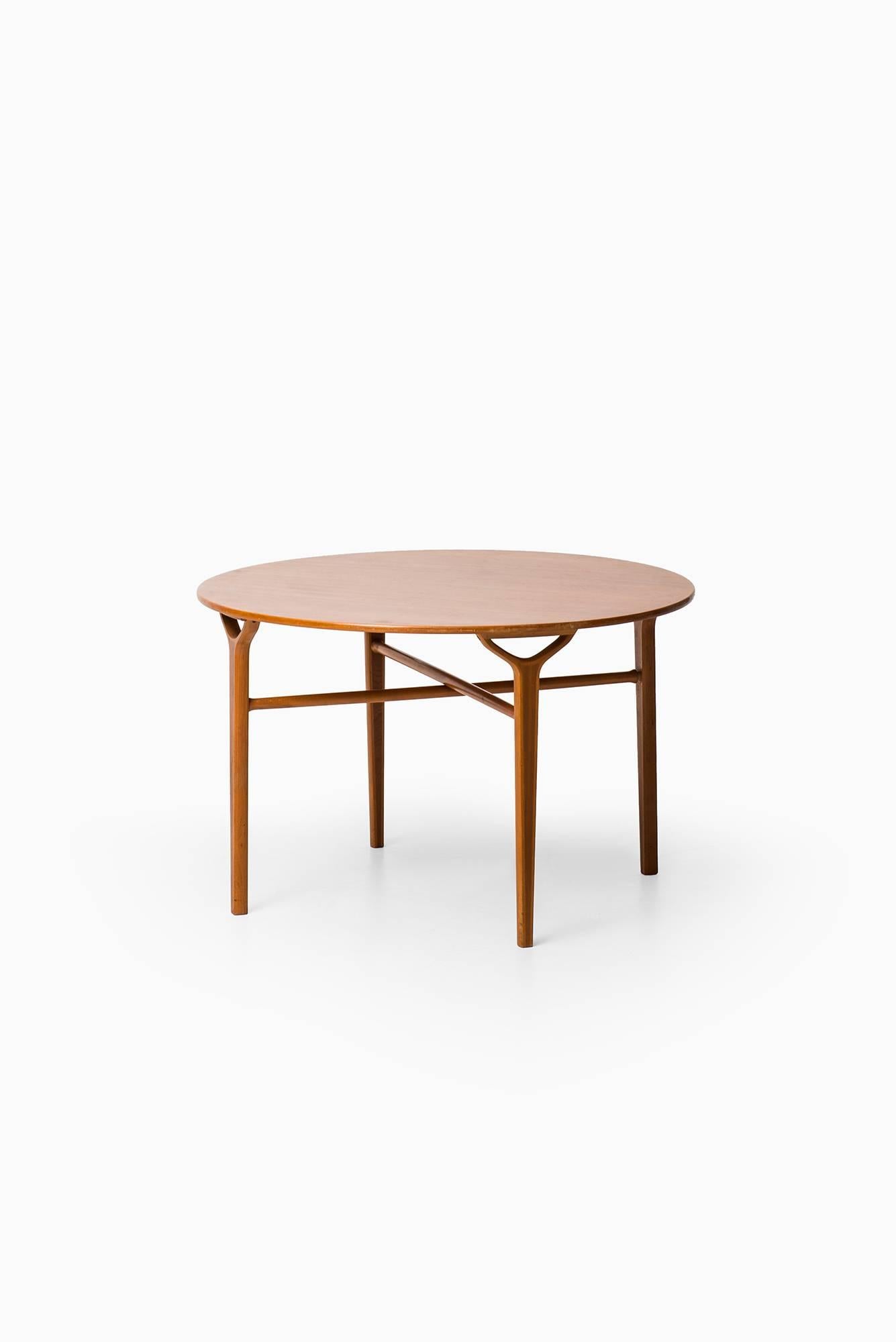 Danois Table basse Peter Hvidt & Orla Mølgaard-Nielsen de Fritz Hansen au Danemark en vente