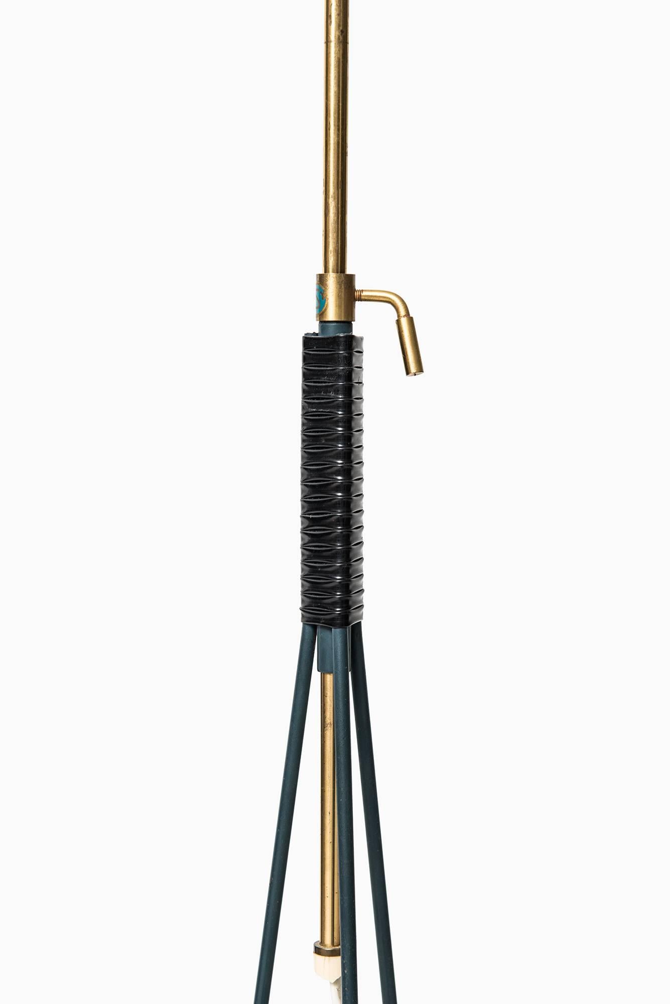 Scandinavo moderno Lampada da terra o da soffitto regolabile in altezza Prodotta in Svezia in vendita