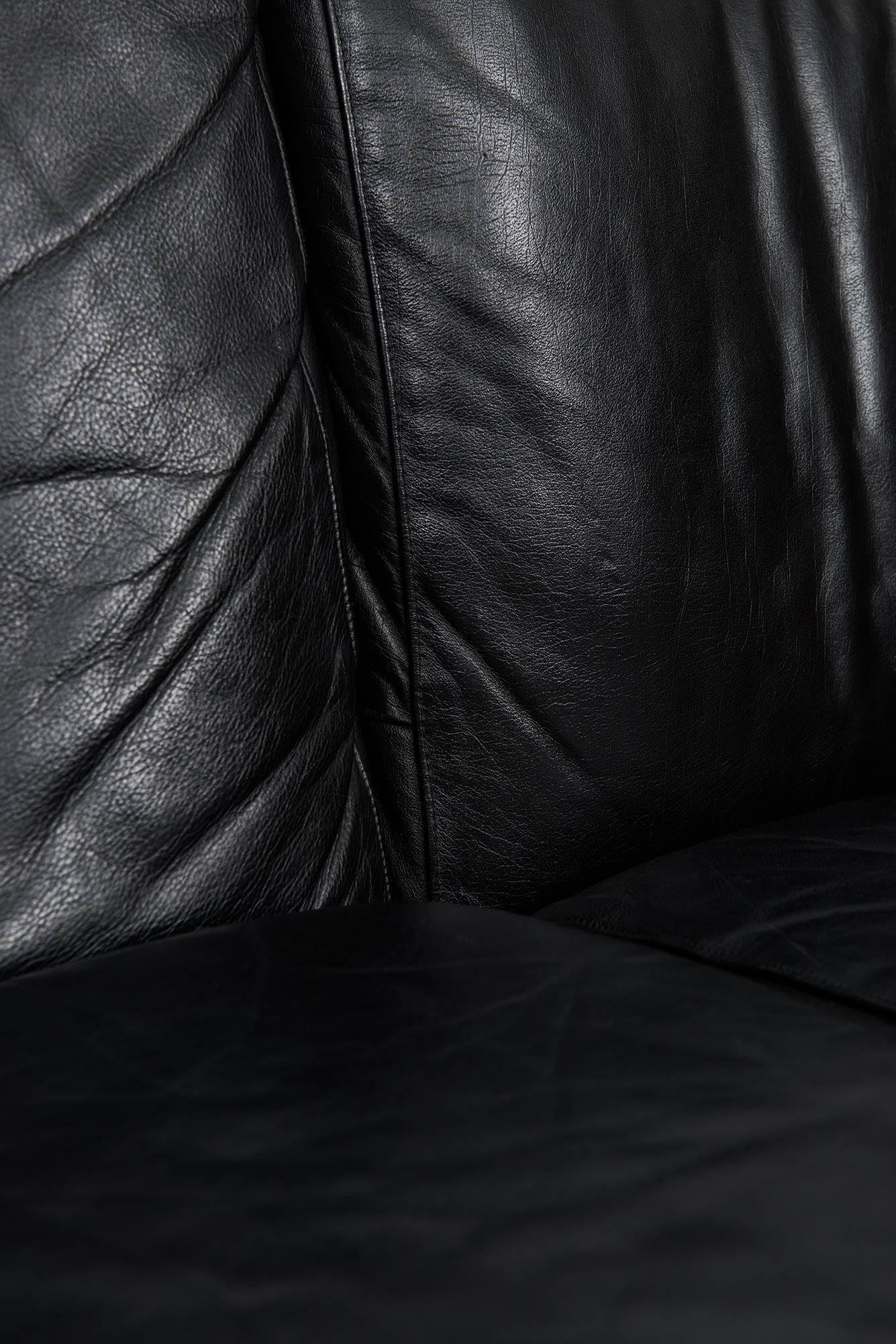 Rare long sofa designed by Peter Opsvik. Produced by Bruksbo in Norway